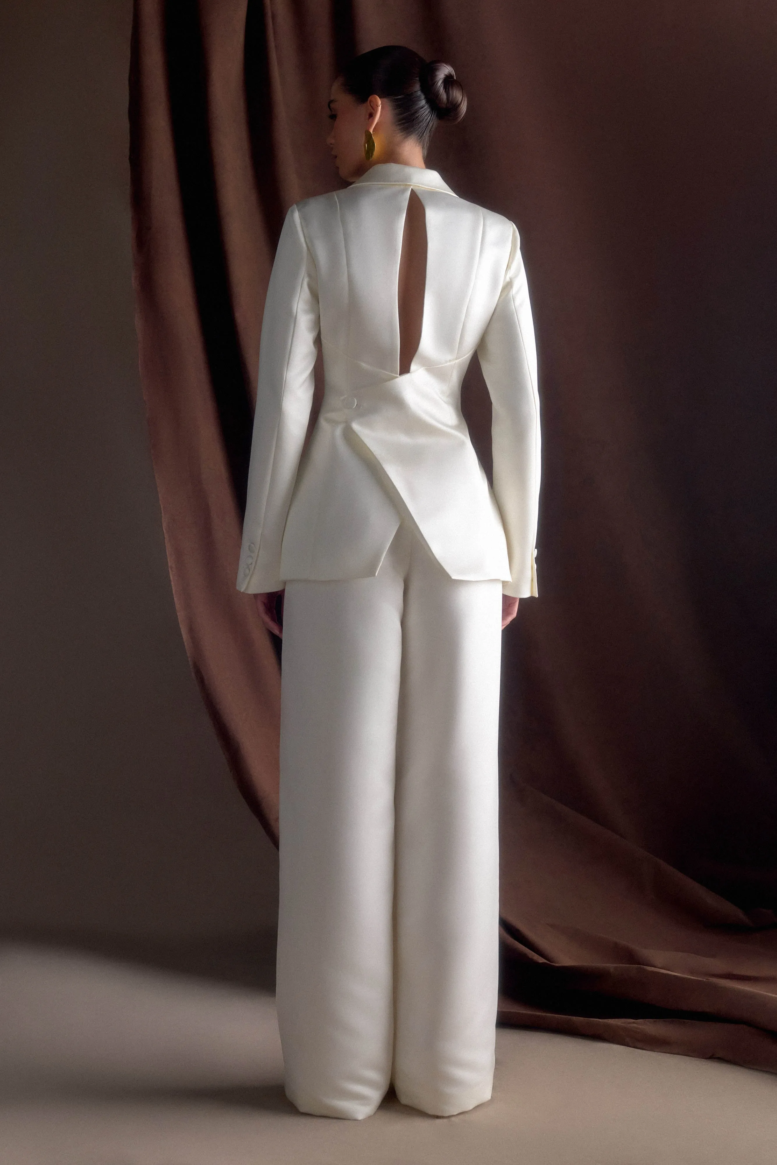 Ada Satin Straight Leg Pant - Ivory Stretching Fit