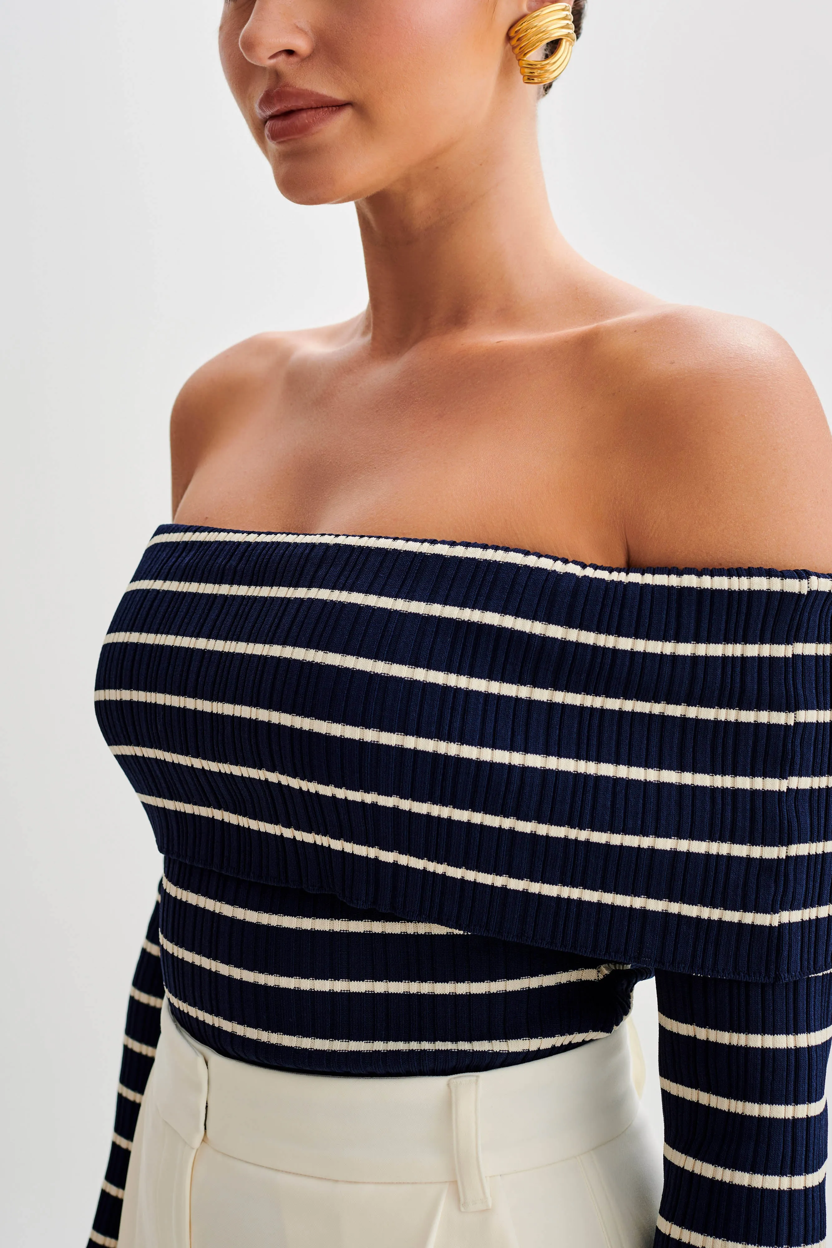 Timeless Cut MinimalistDesign Dominica Off Shoulder Knit Top - Navy