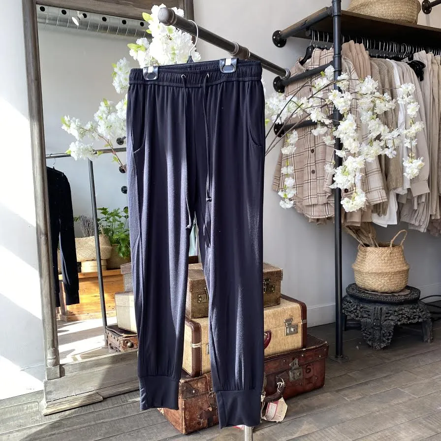 TRACIE Jogger Seasonal Basic Neutral Style