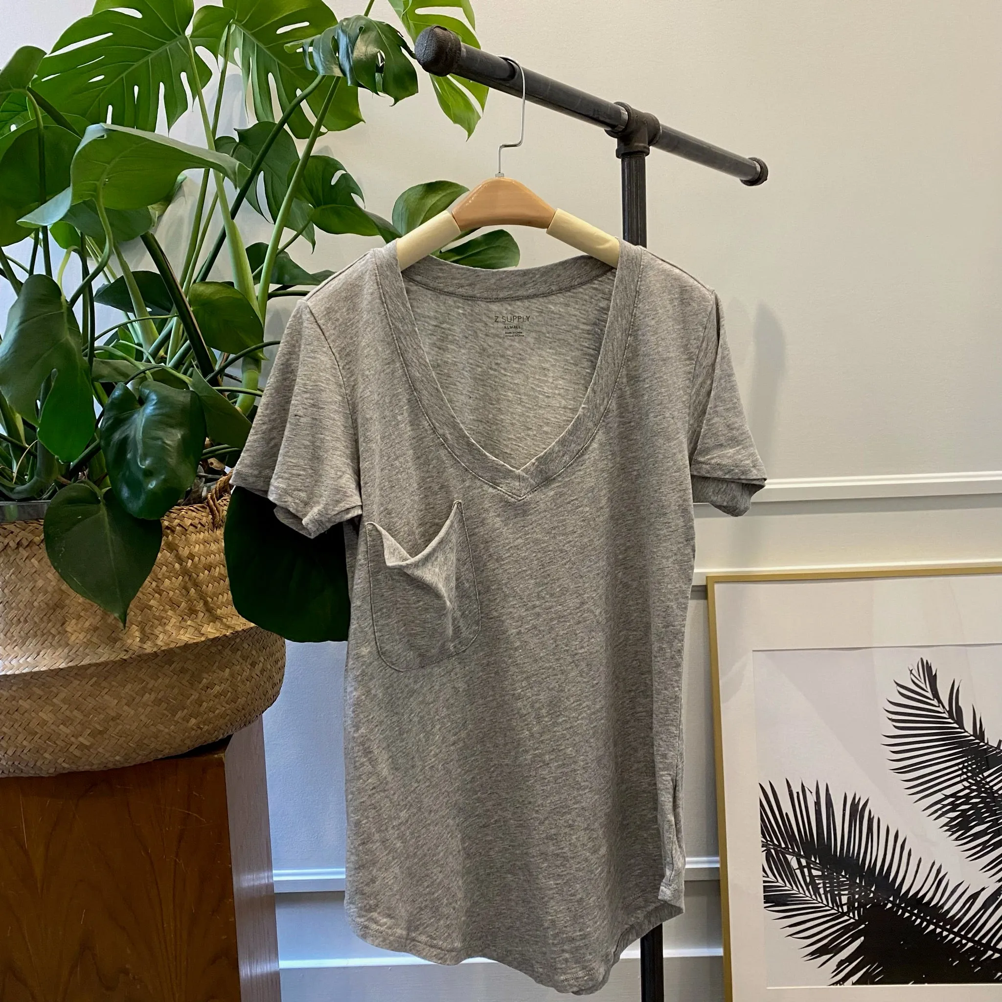 Low Impact Dye Seamless construction HEATH V-Neck Tee