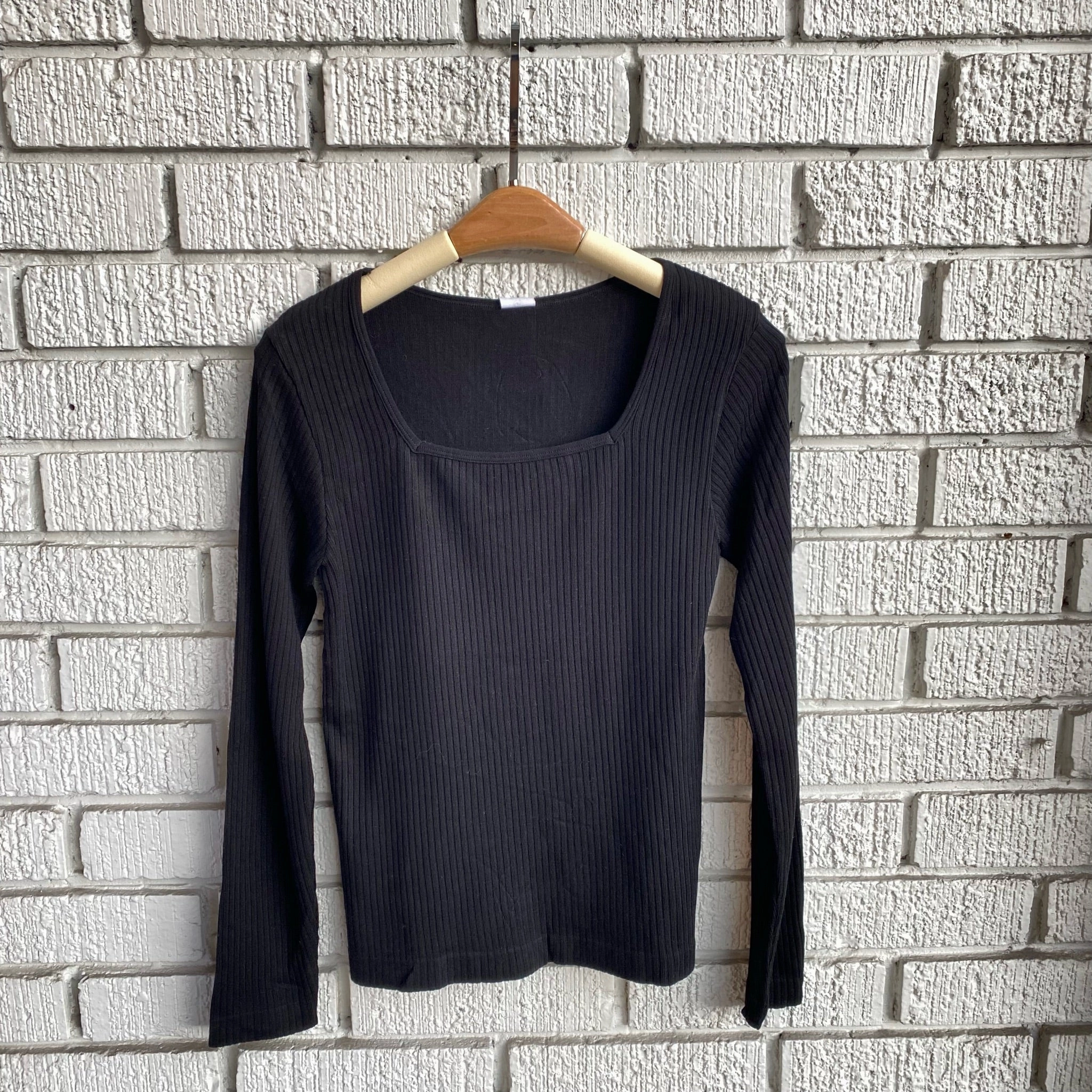 Silky Spring - wear EDA Ribbed Square Neck Top