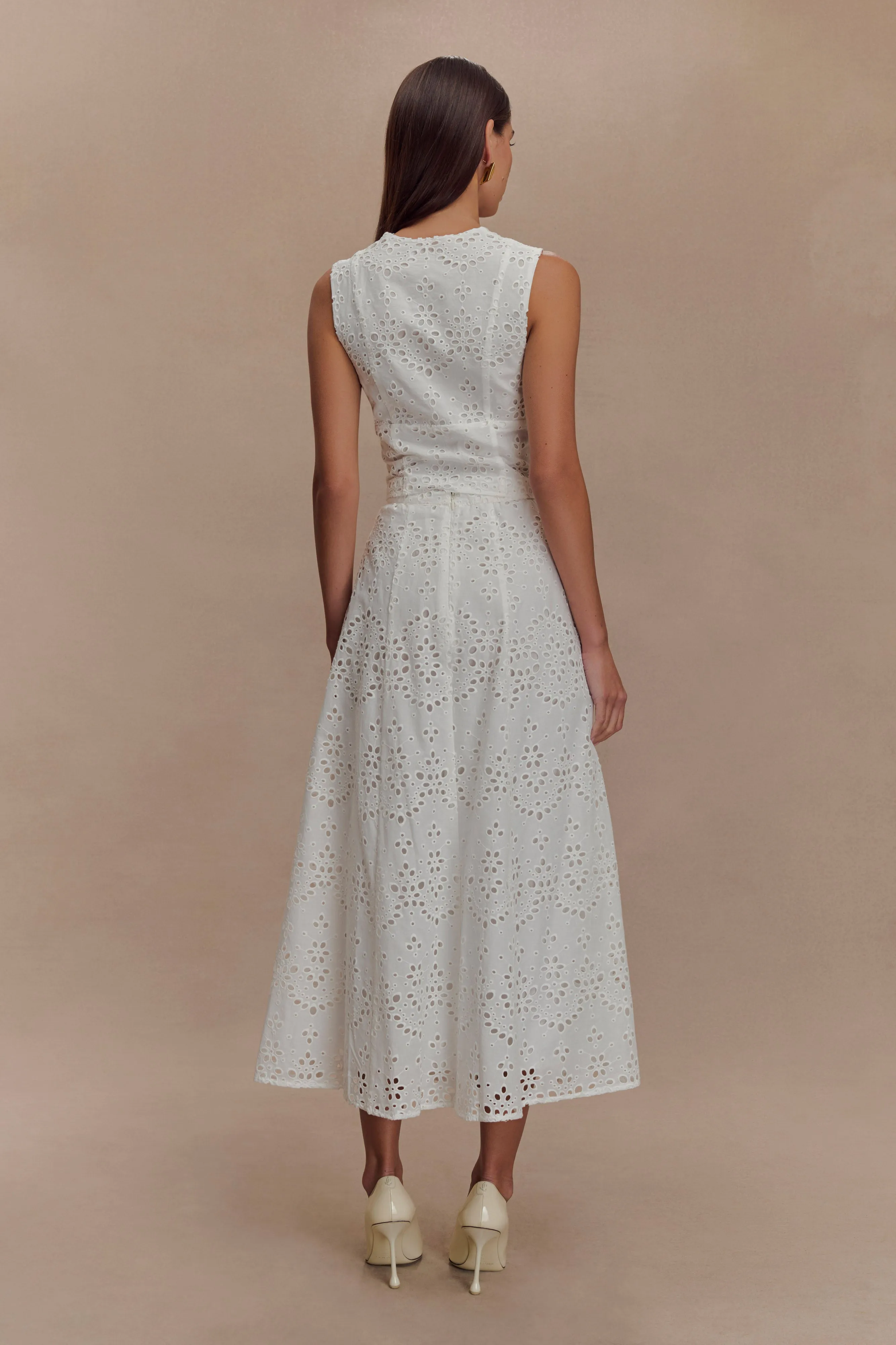 Abrasion Resistant Surface Adjustable Hemline Arla Sleeveless Broderie Top - White