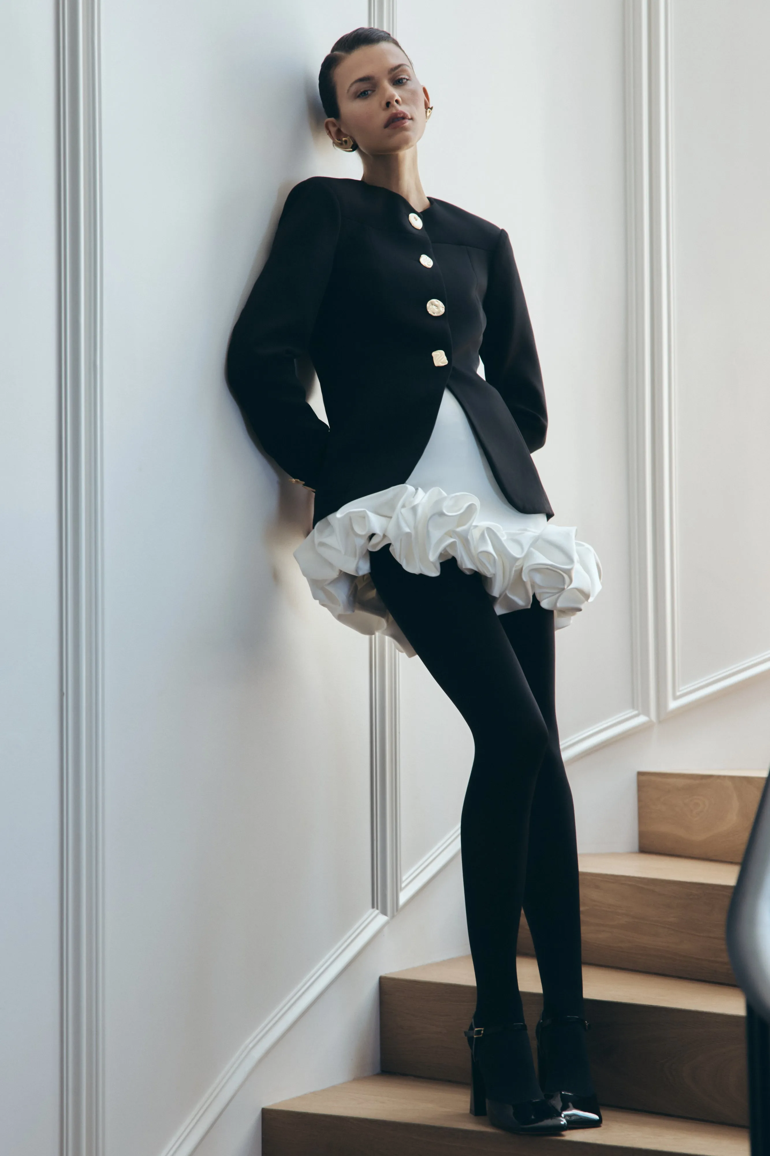 Convertible Sleeves Asia Mixed Button Blazer - Black