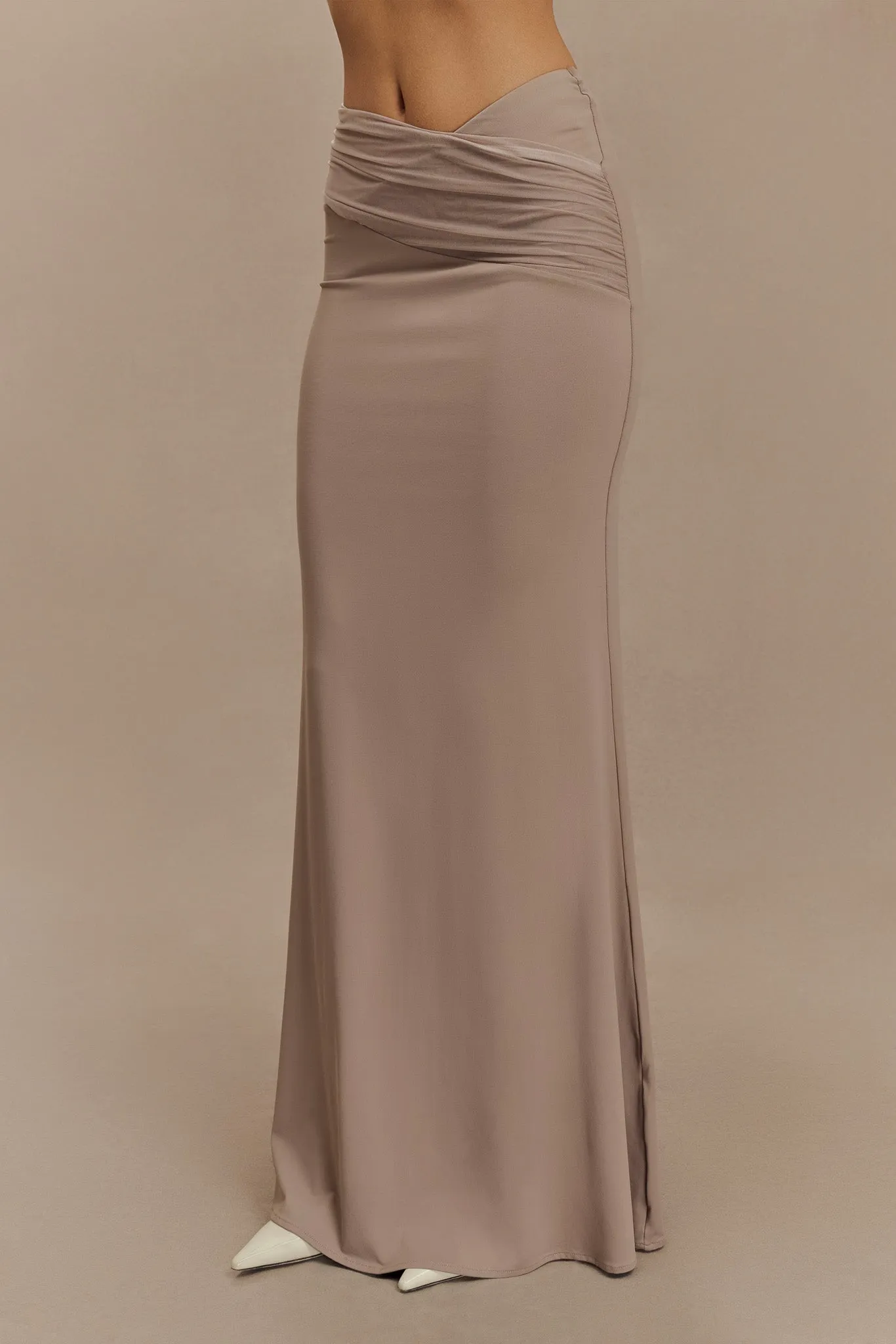 No Tag Reinforced Pockets Jules Recycled Nylon And Mesh Maxi Skirt - Taupe