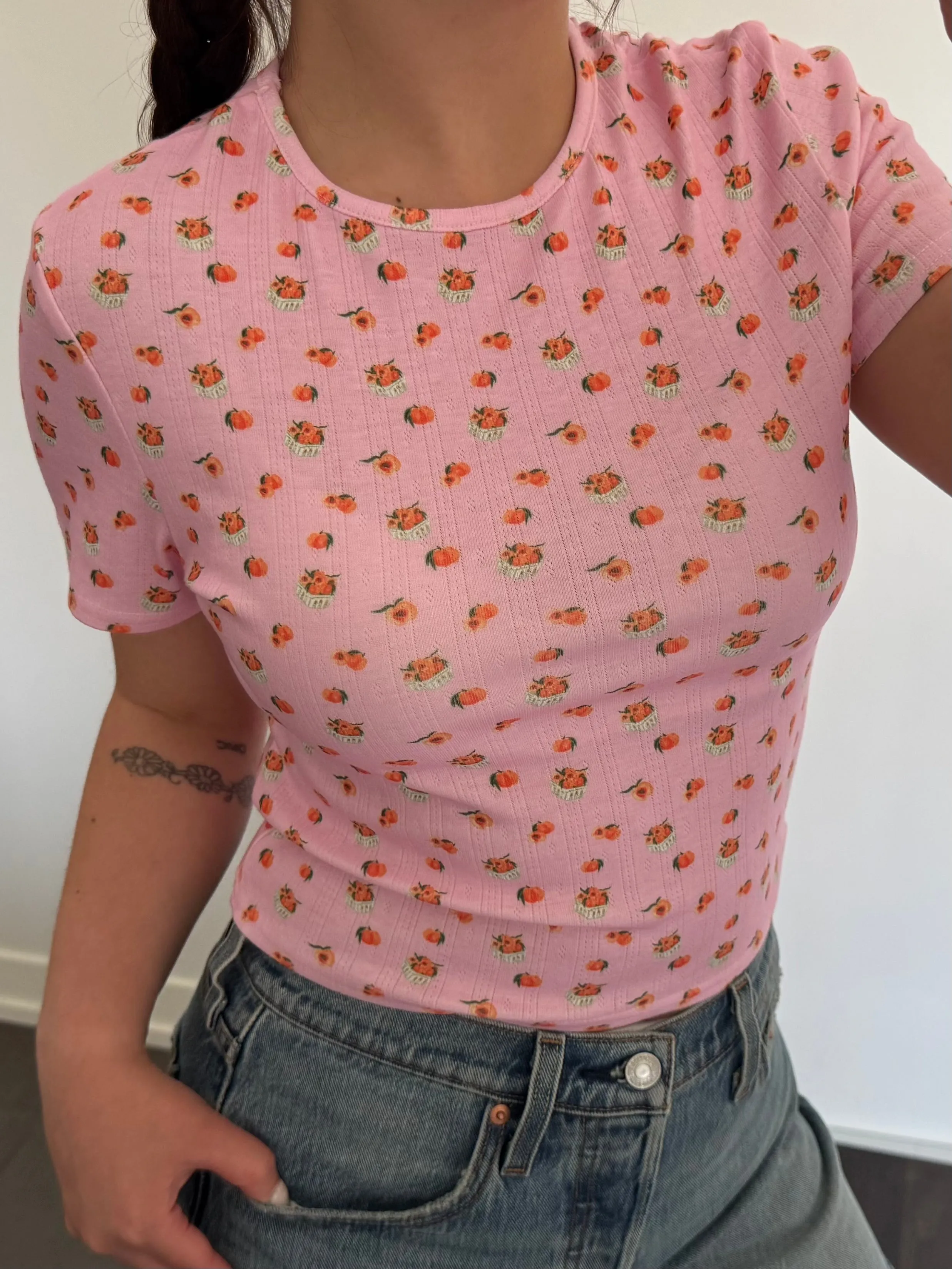 BASKET OF PEACHES Tee Sporty Design