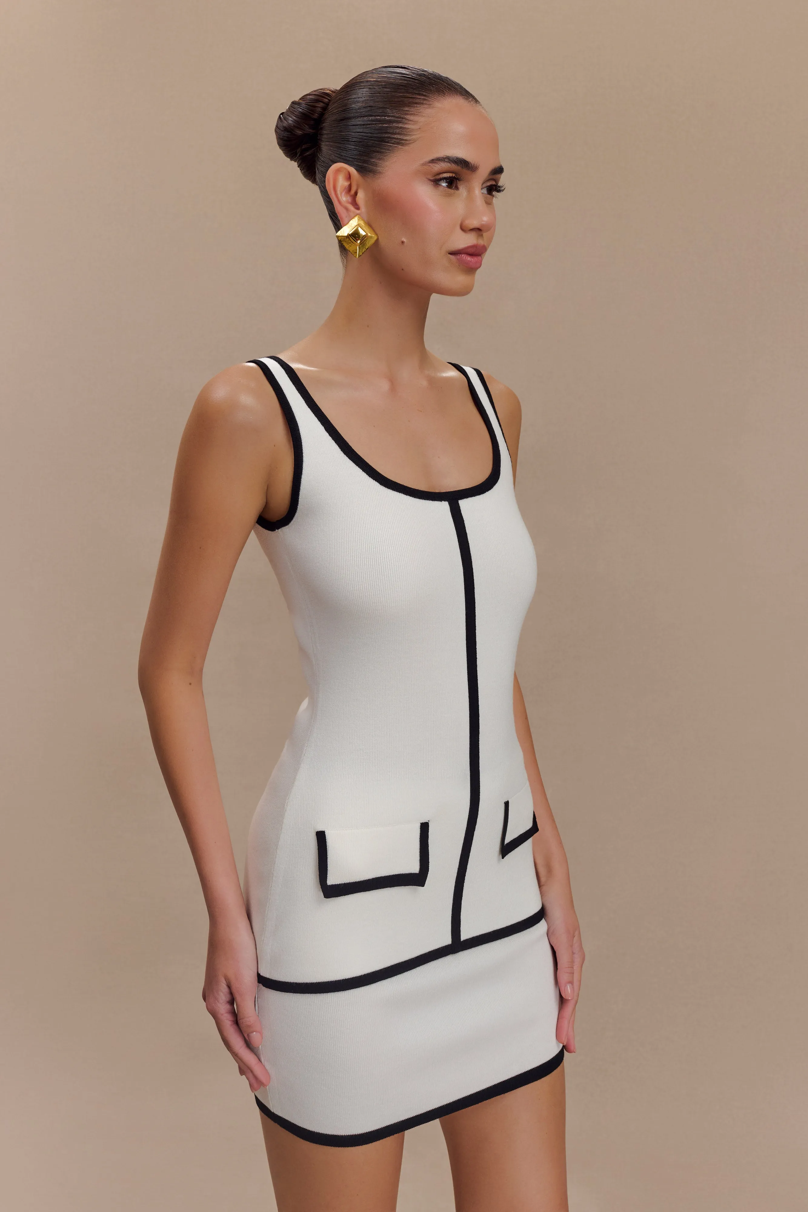 Simple Cut WrinkleResistantWeave Becky Contrast Knit Top - Ivory & Black