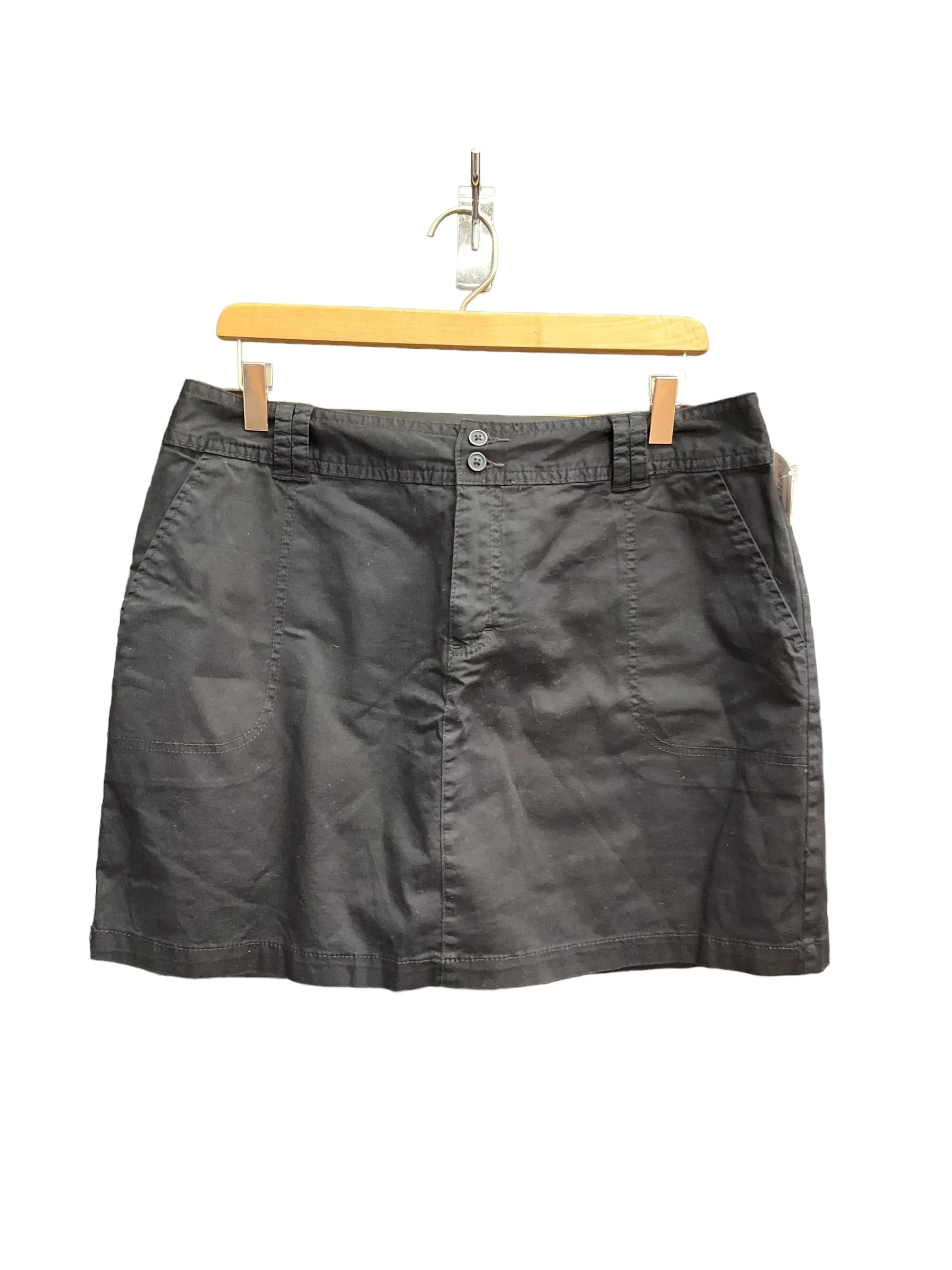 Black Skort St Johns Bay, Size 16 Everyday Essential