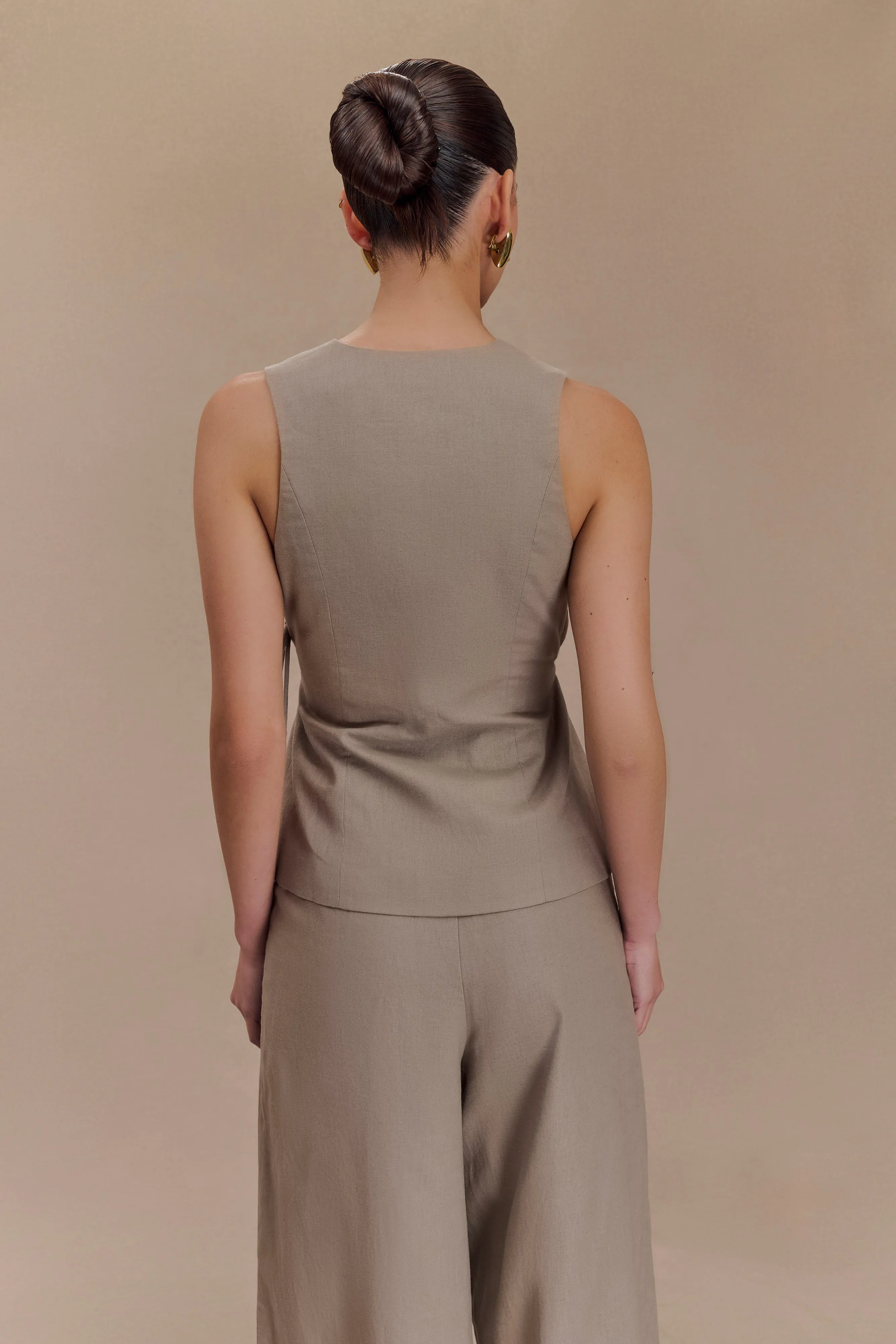 Brandi Linen Sleeveless Wrap Top - Pebble FoamReinforcedCollar