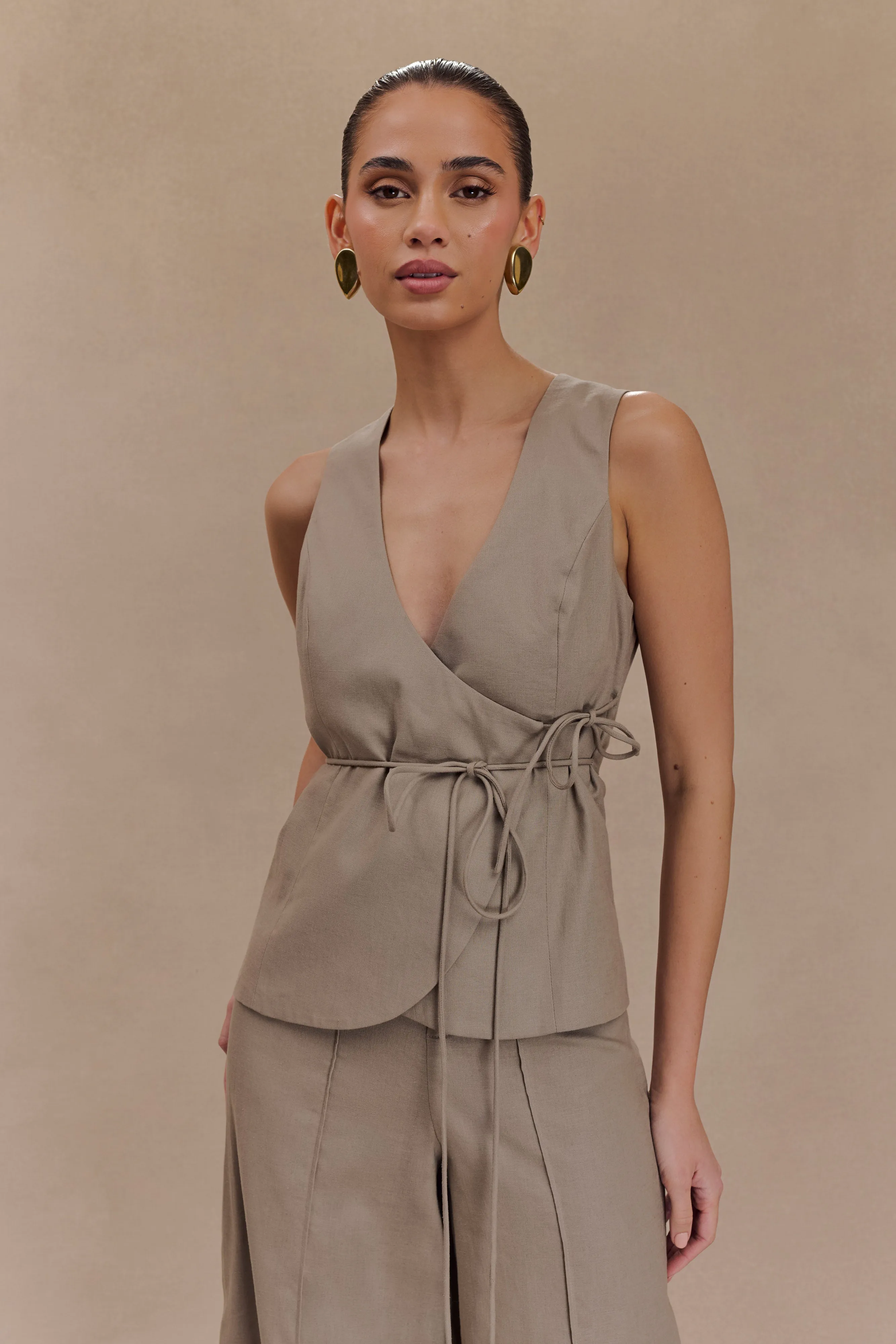 Brandi Linen Sleeveless Wrap Top - Pebble ResilientStretch Light Deflection Fabric