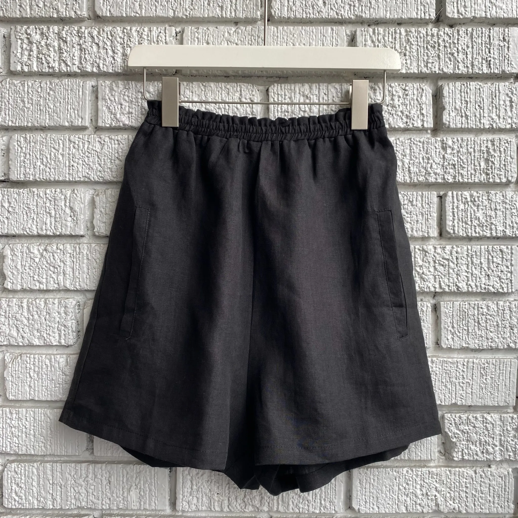 Relaxed Cut CHATEAU Bermuda Shorts