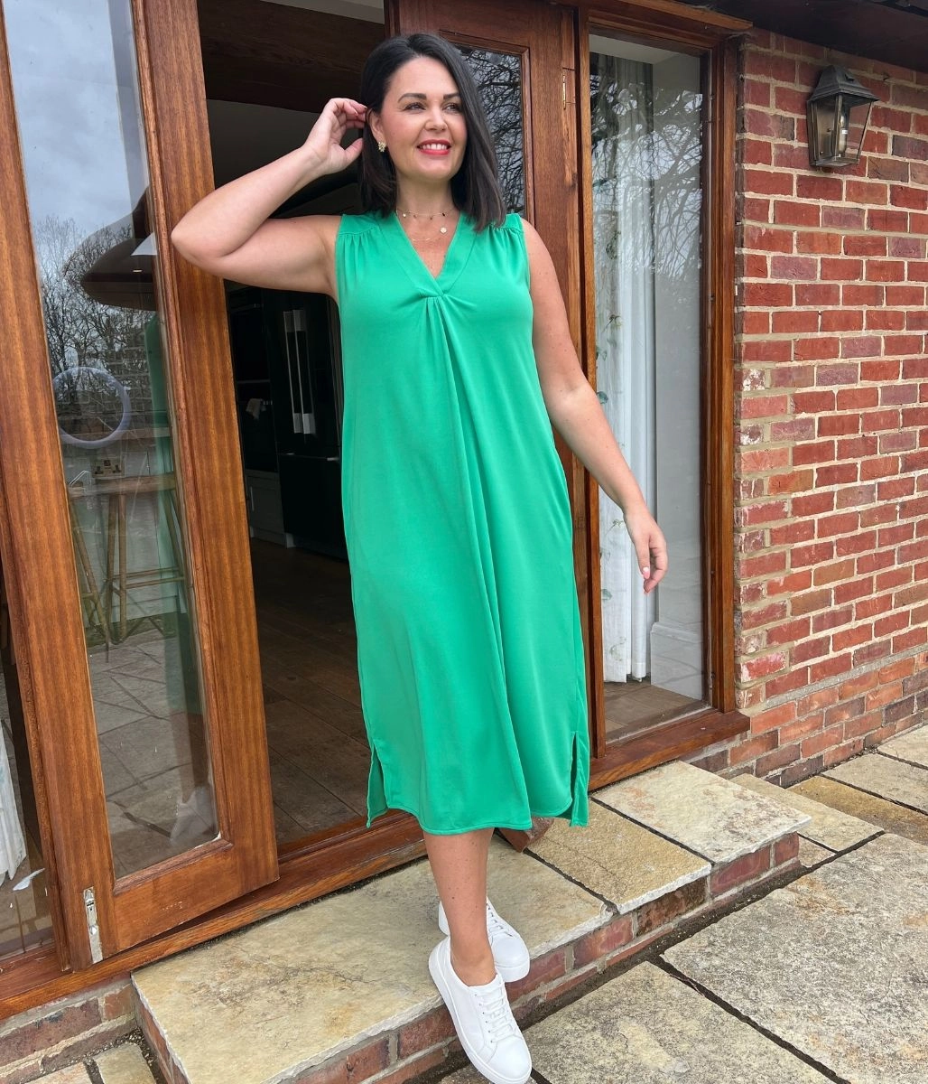 Versatile party outfit Sophisticated Look Green V Neck Shift Dress