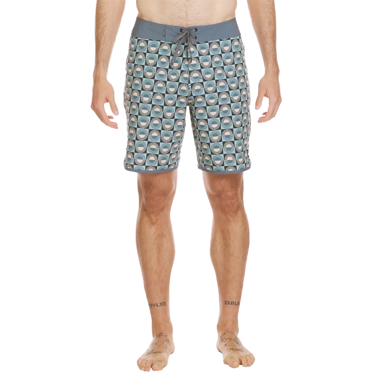 Sleek lines Surfsilk Scallop 19"
