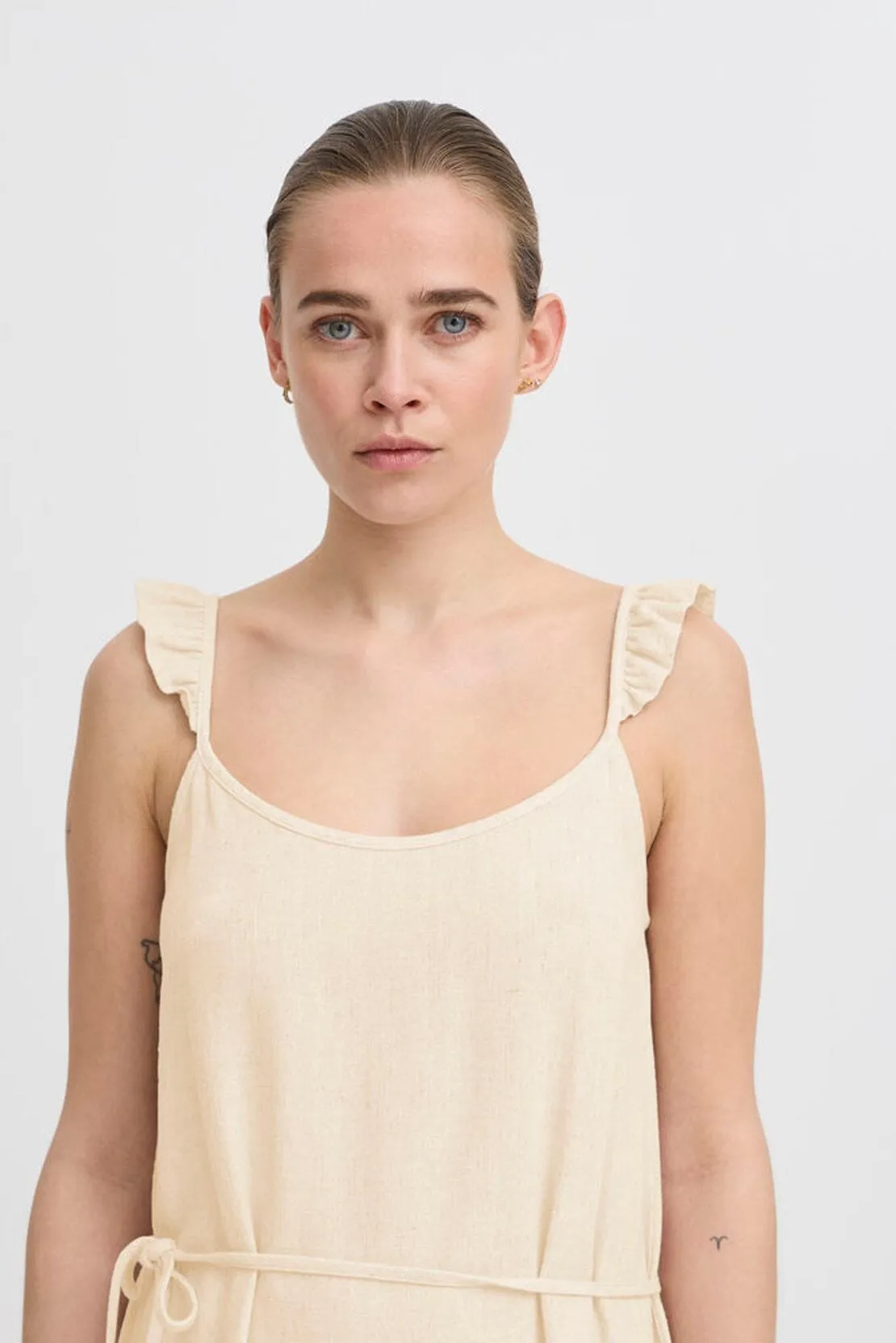 SANDSHELL LINEN BLEND DRESS Stylish Pick