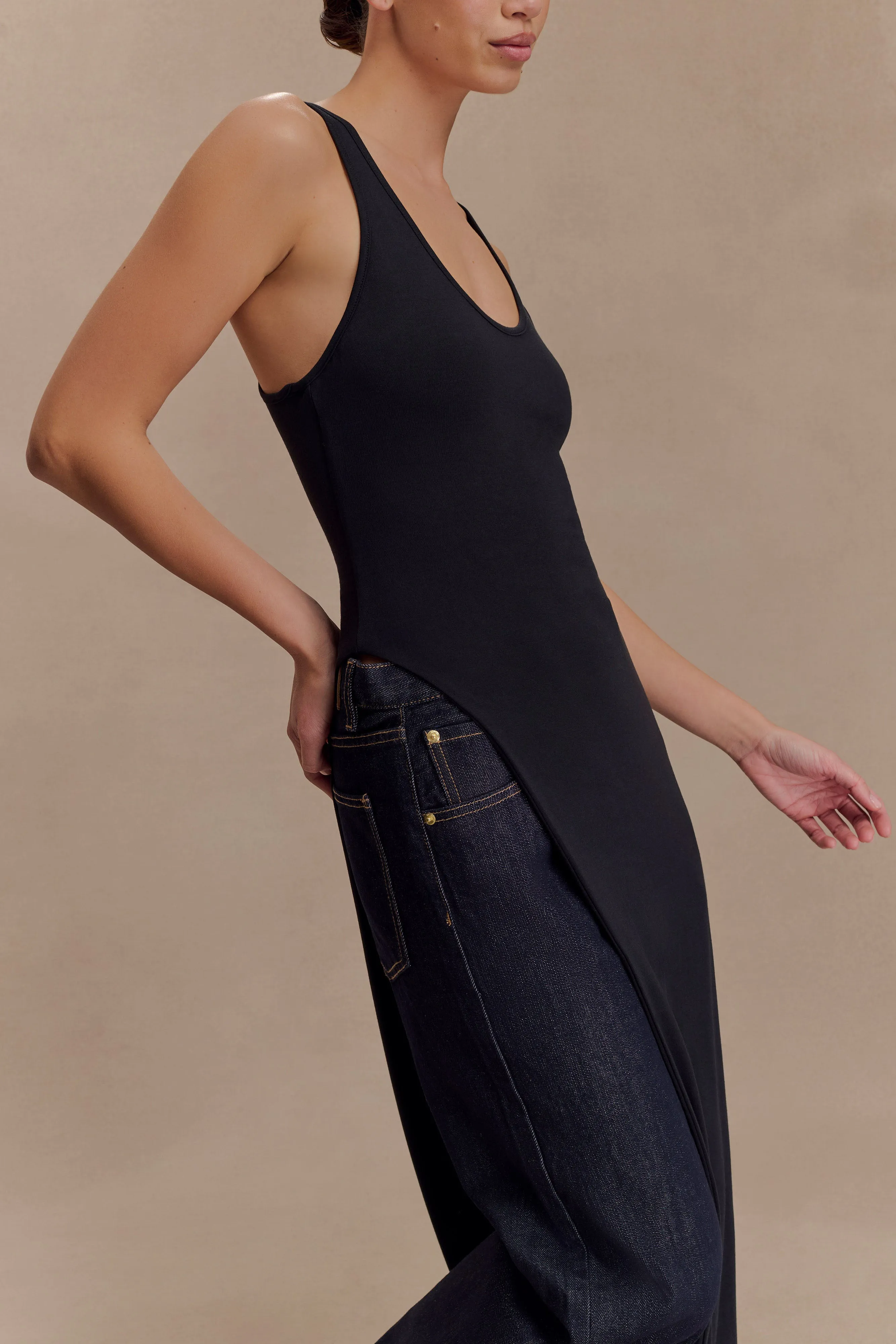 AllDayComfort FlexibleLayeredConstruction Ellerie Longline Racerback Top - Black