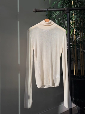 AMARETTO Turtleneck High Twist Yarn Structure