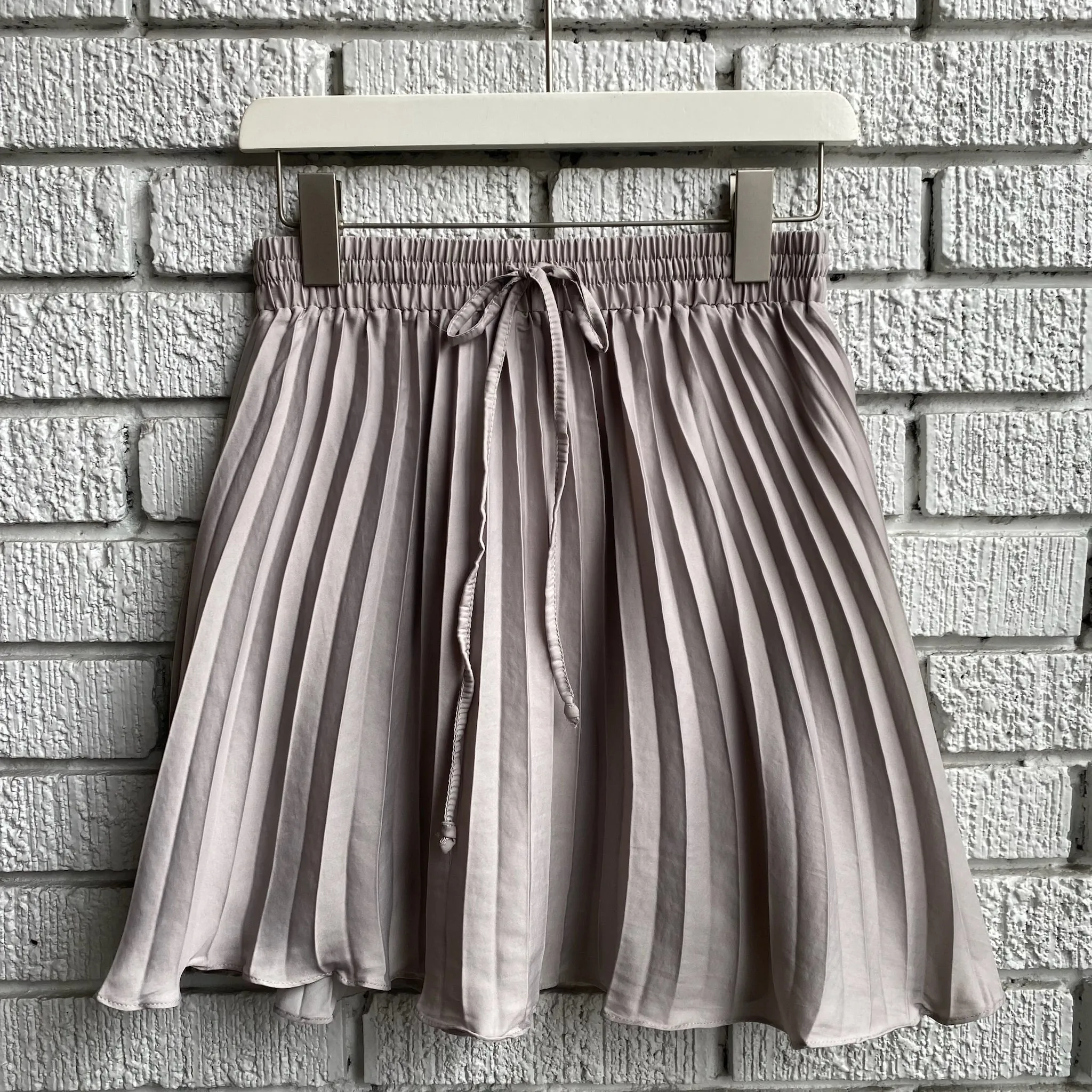 Versatile Outfit Fashion Energy ROSA Pleated Mini Skirt