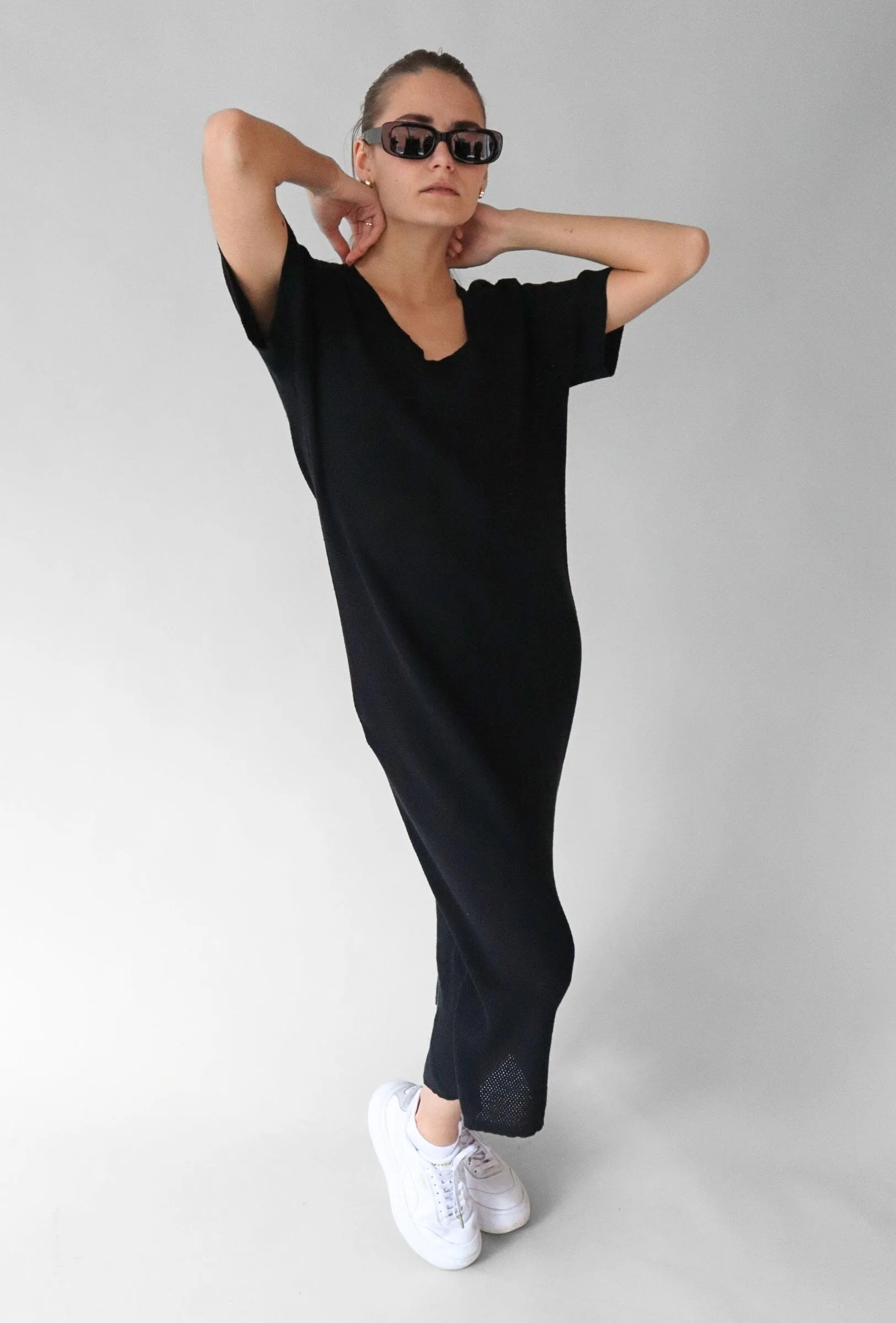 Floral Pattern SHORT SLEEVE BLACK MIDI DRESS