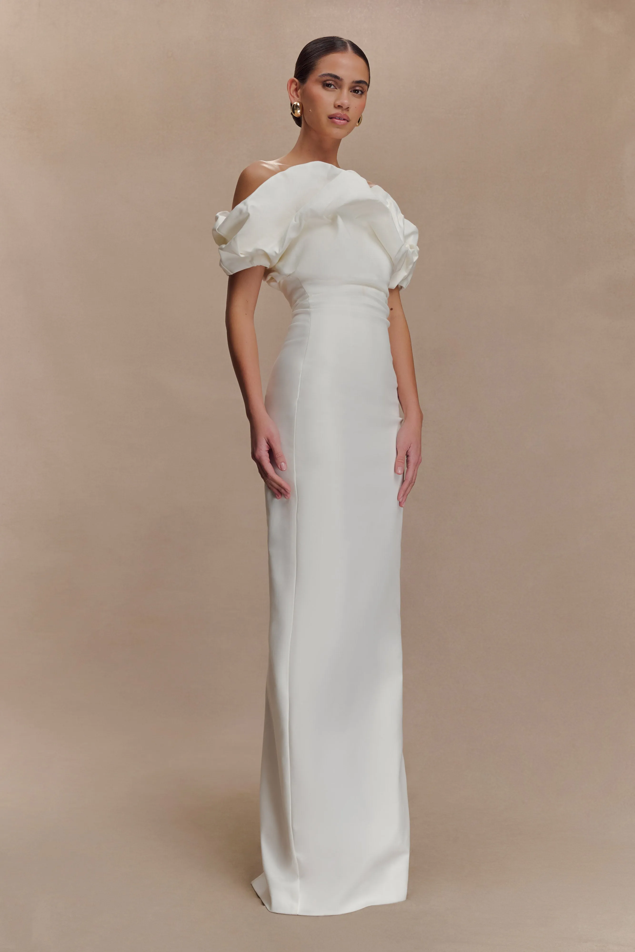 Sariya Sculptural Maxi Dress - White Chic boho dress Compact Fit