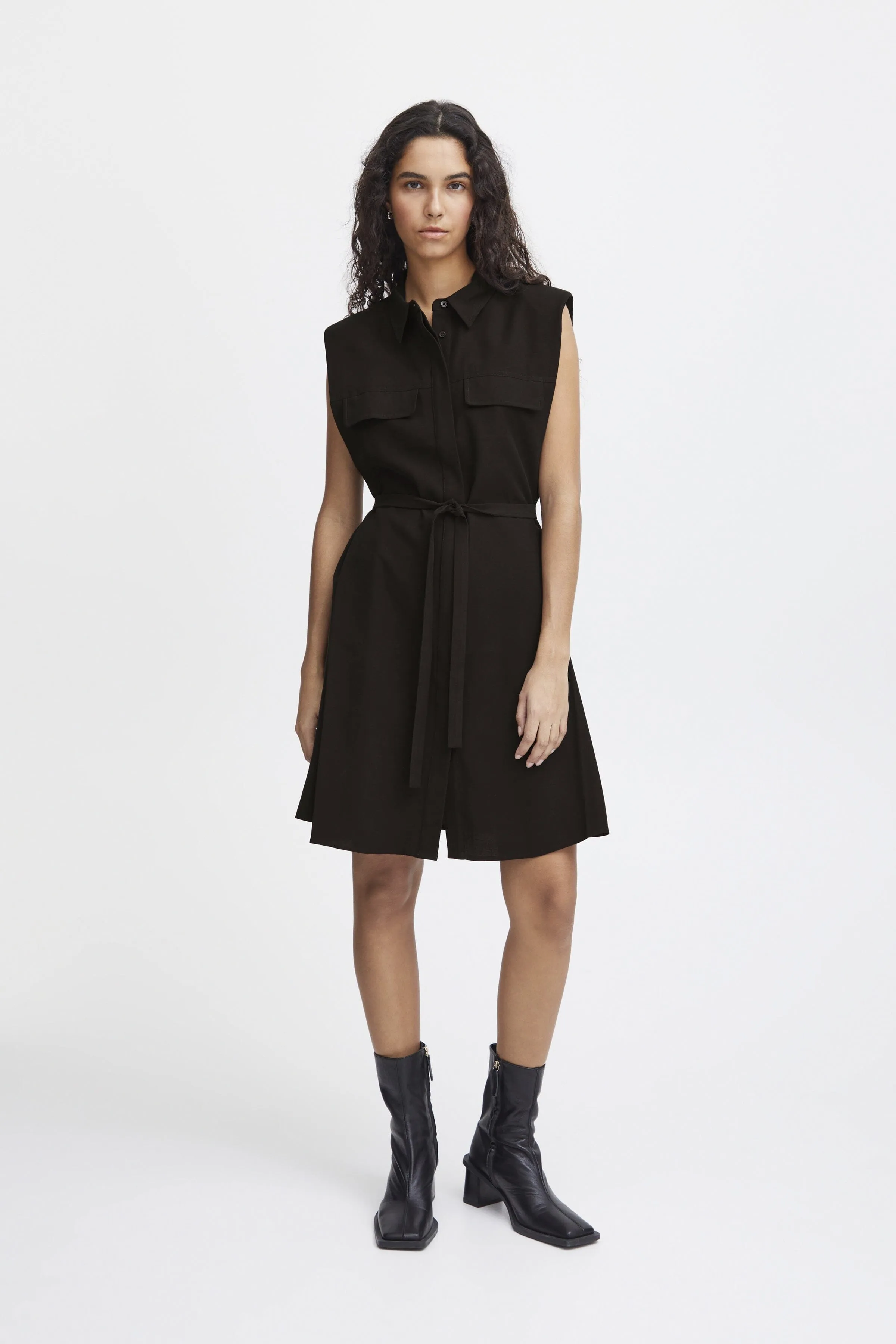 ELEVATED UTILITY DRESS Feminine fit-and-flare silhouette