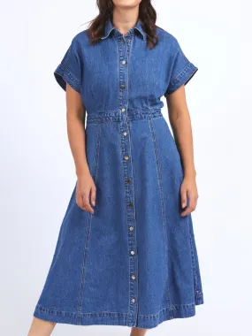 ELM AIMEE DENIM DRESS Comfy Flex Comfort Mode