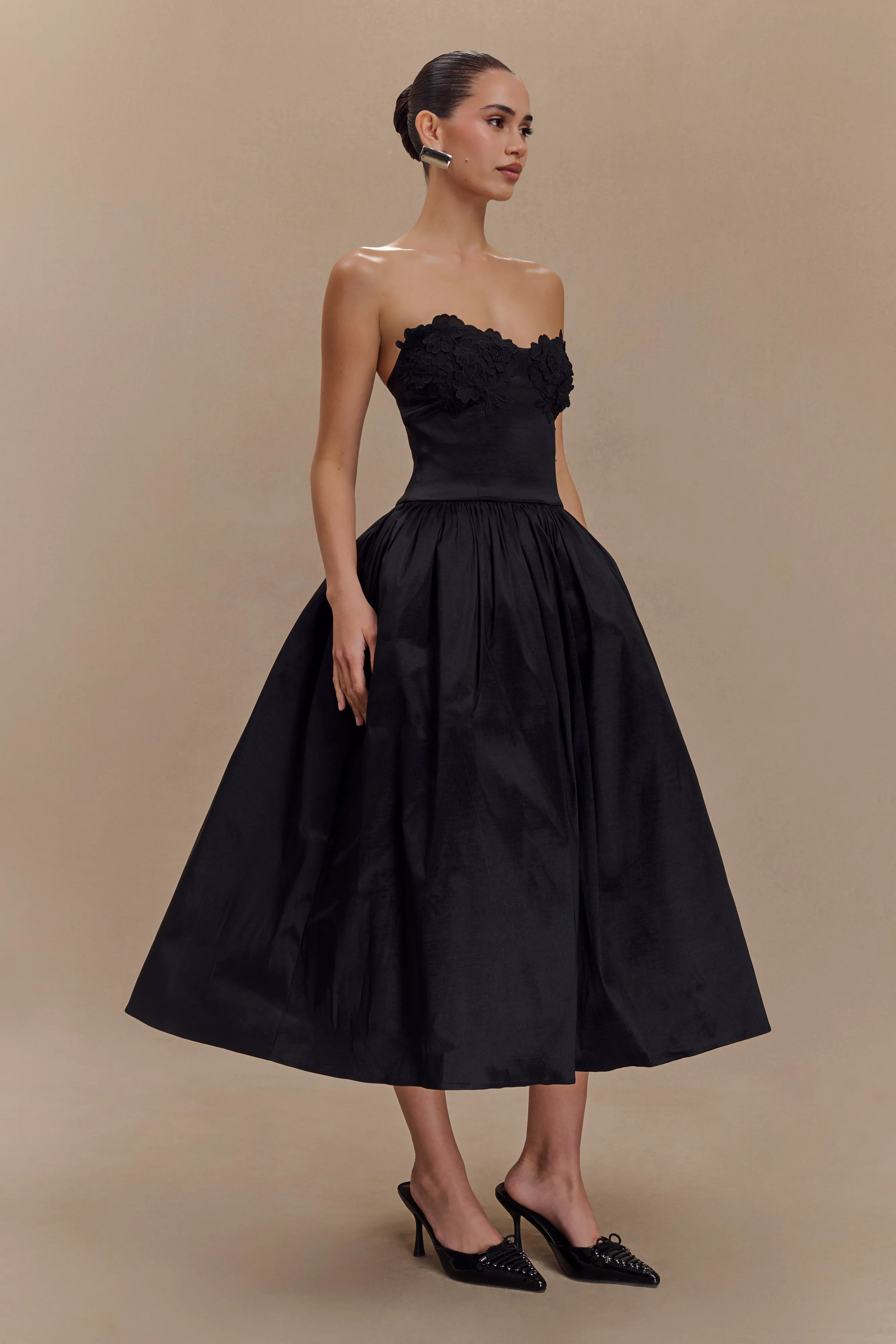 Elyssa Embroidered Midi Dress - Black Comfy Flex