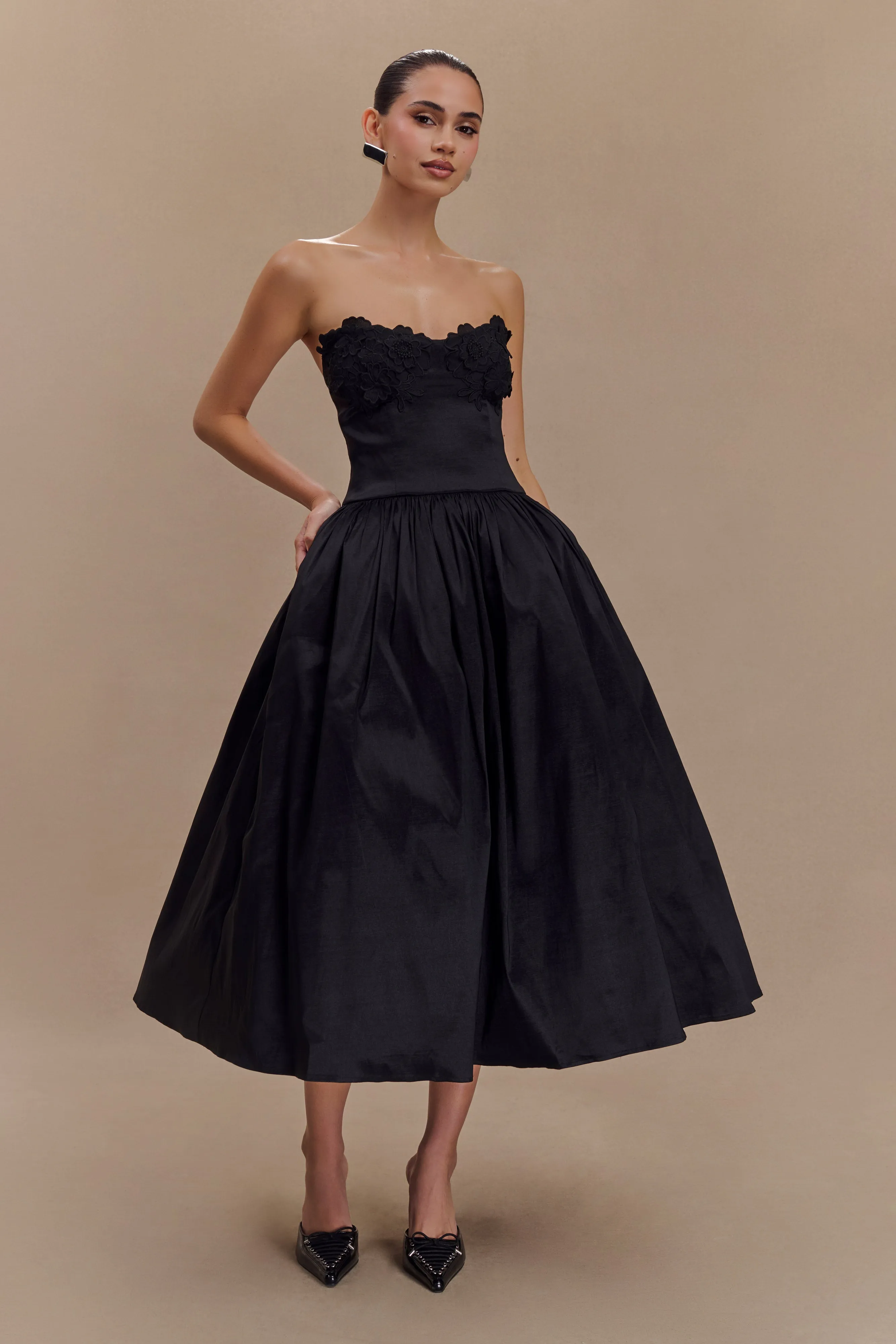 Comfortable texture Elyssa Embroidered Midi Dress - Black