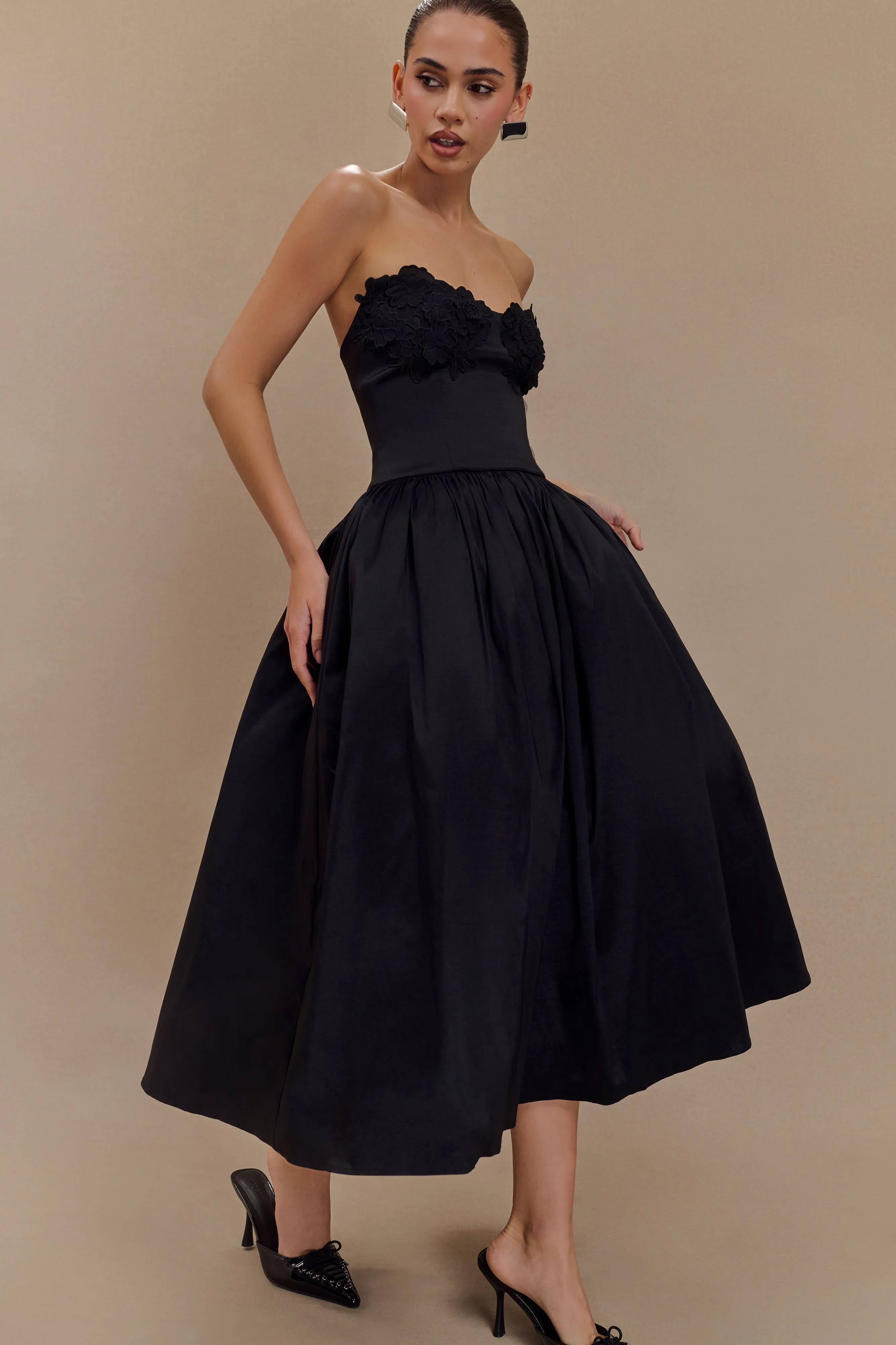Elyssa Embroidered Midi Dress - Black Fit Easy