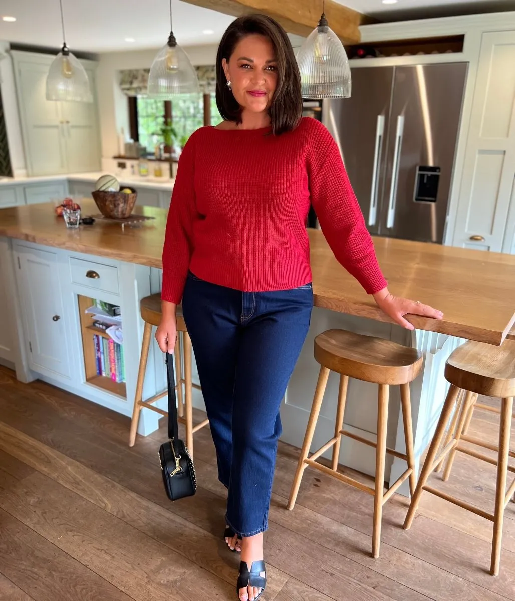 Comfy Fit Design Comfortable Layer Red Boat Neck Knitted Jumper
