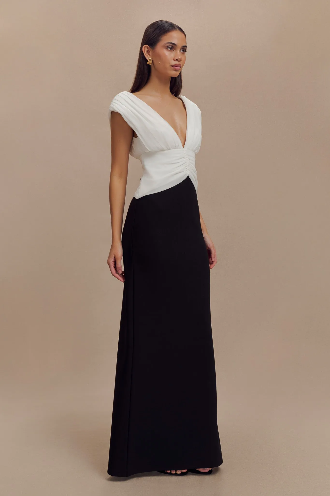 Monique Contrast Maxi Dress - Black BreathableFabric Light Fit