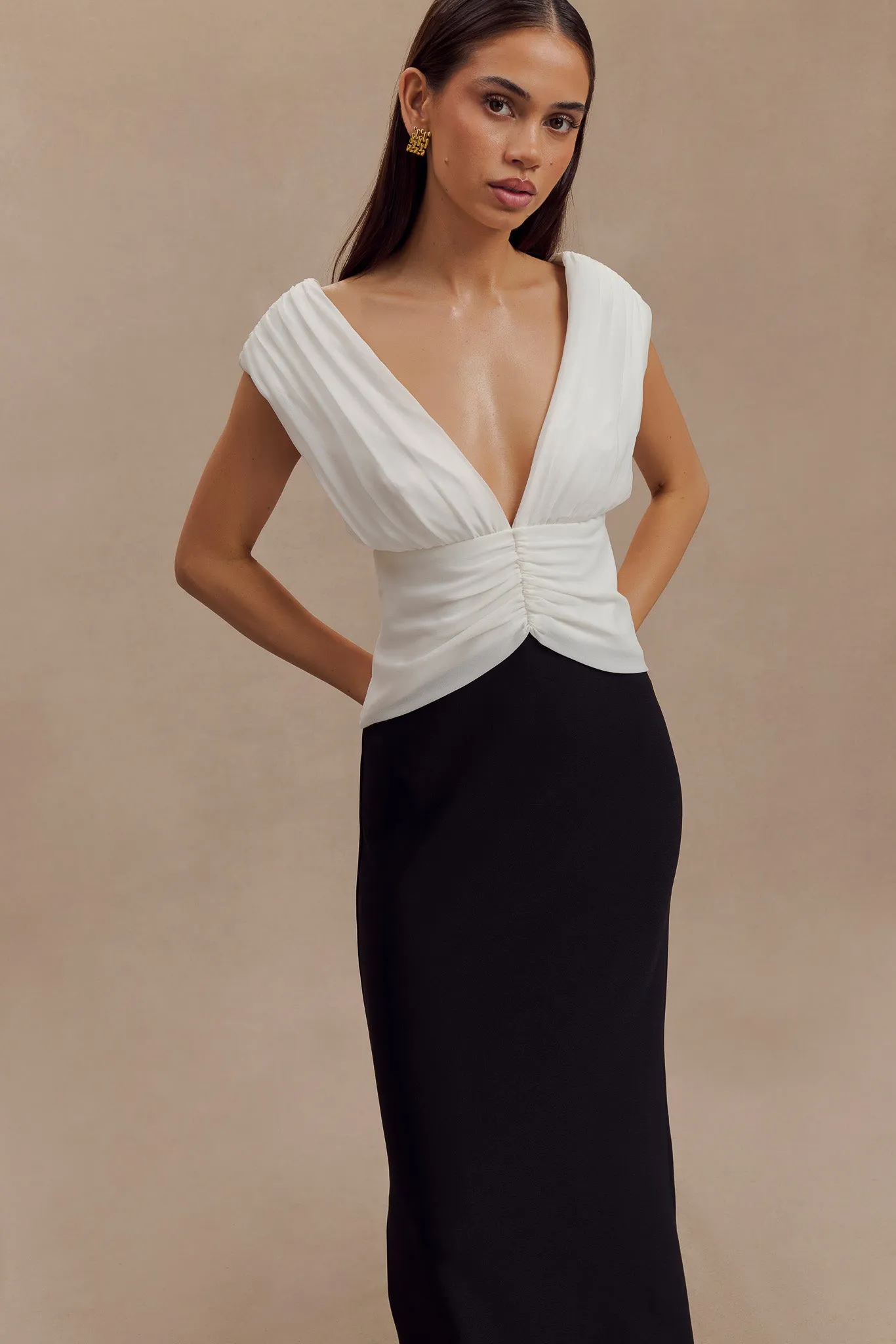 Fashion Option Indoor Event Monique Contrast Maxi Dress - Black