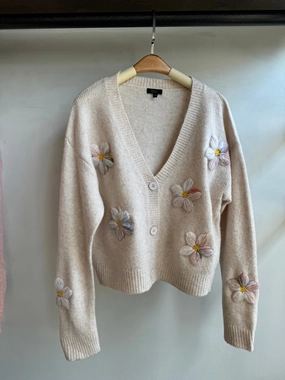 FLORA Cardigan Knit Wearable