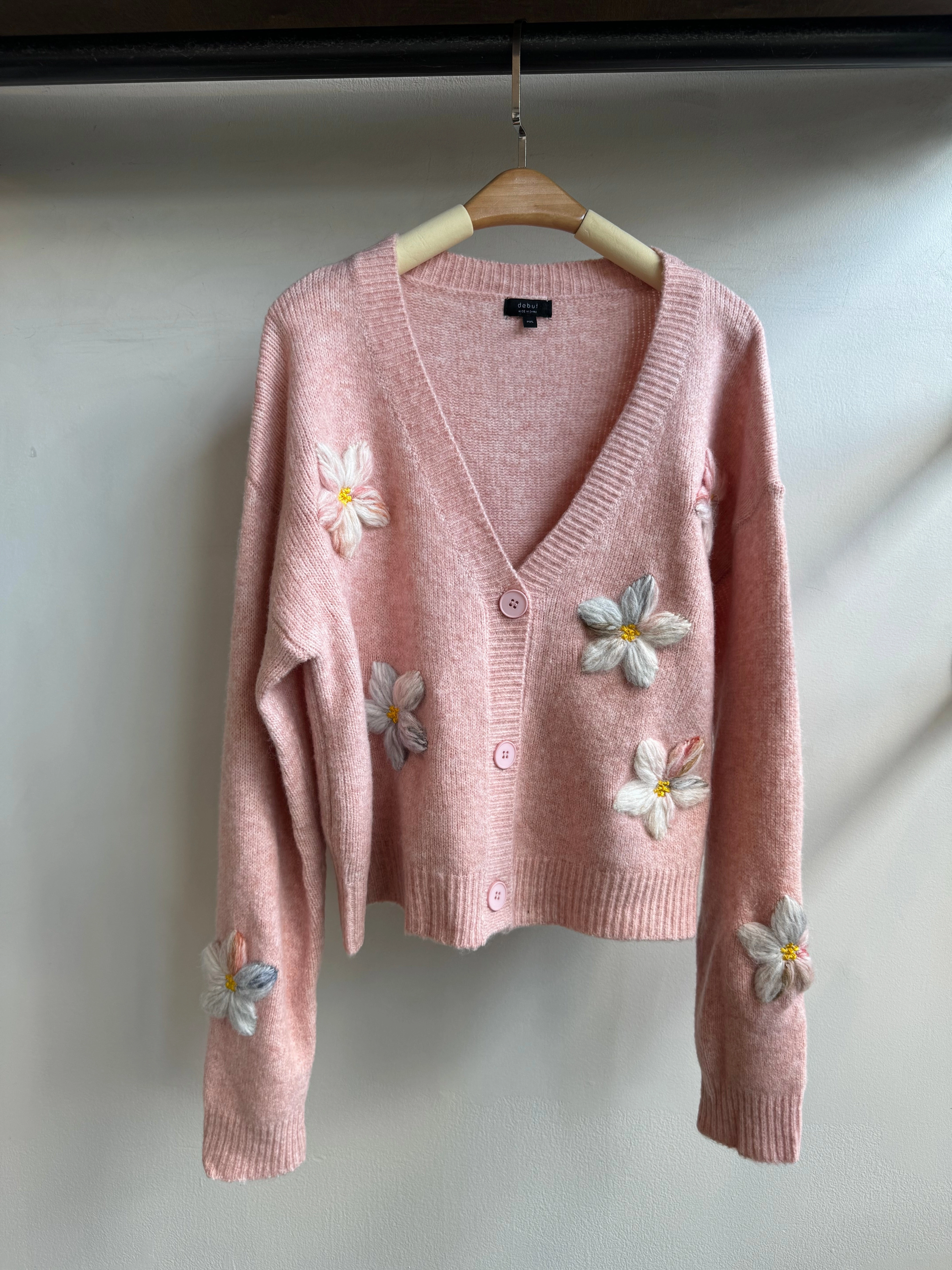 FLORA Cardigan Sophisticated Look Winter Styling