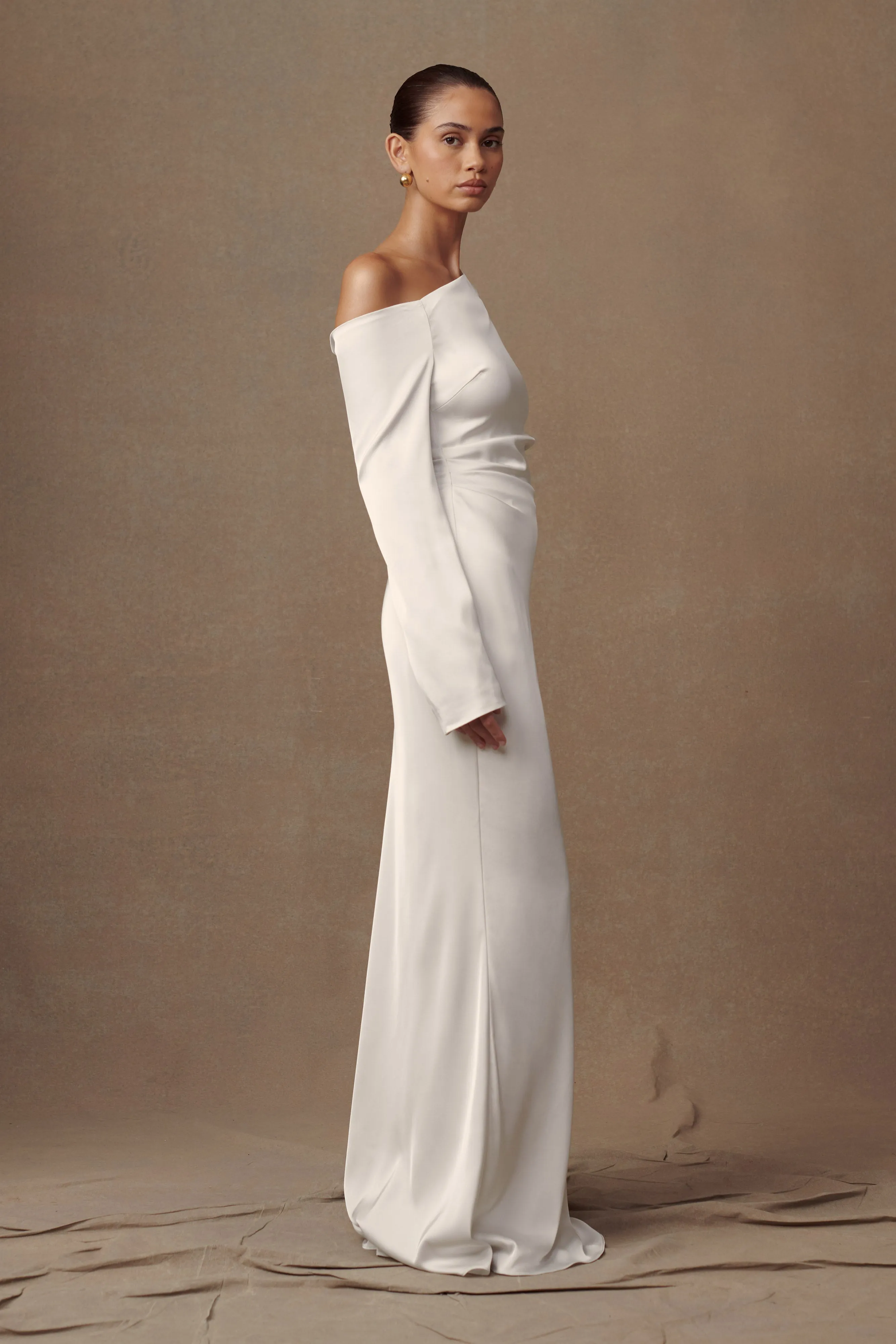 Calm Grace Trend-Inspired Avery Long Sleeve Maxi Dress - Ivory