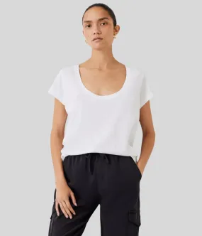 SustainableCertified QuickReleaseFastenings White Hari Cotton Slub Scoop Neck T-Shirt