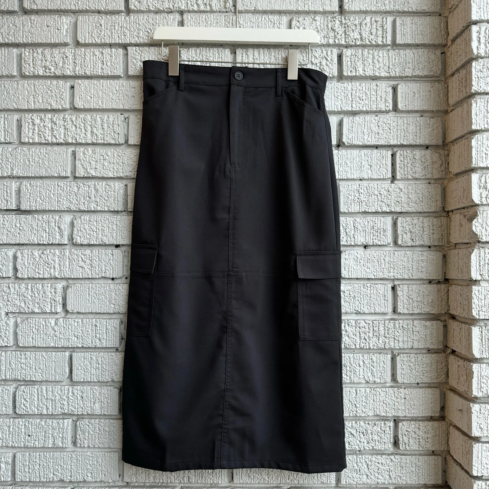 Glossy Texture Relaxed Vibes DANNI Skirt