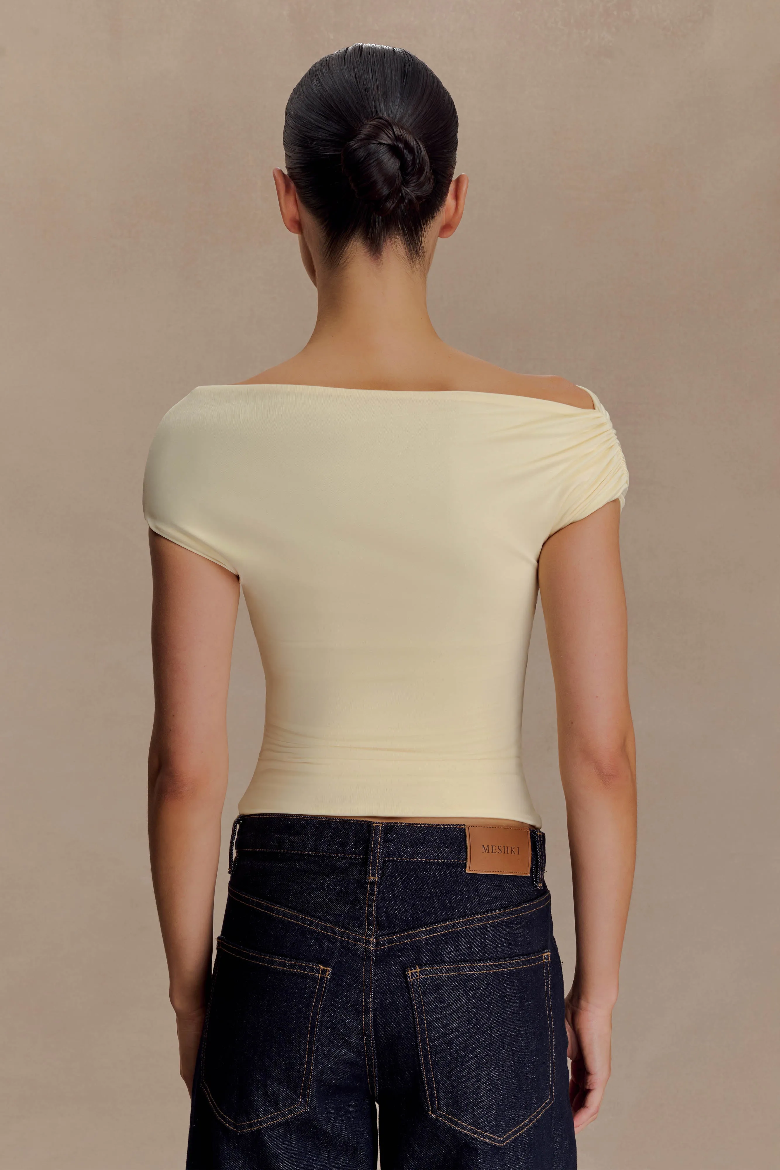 Kinsley Slinky Top With Hardware - Pale Lemon Thermochromic Color Shift Tech