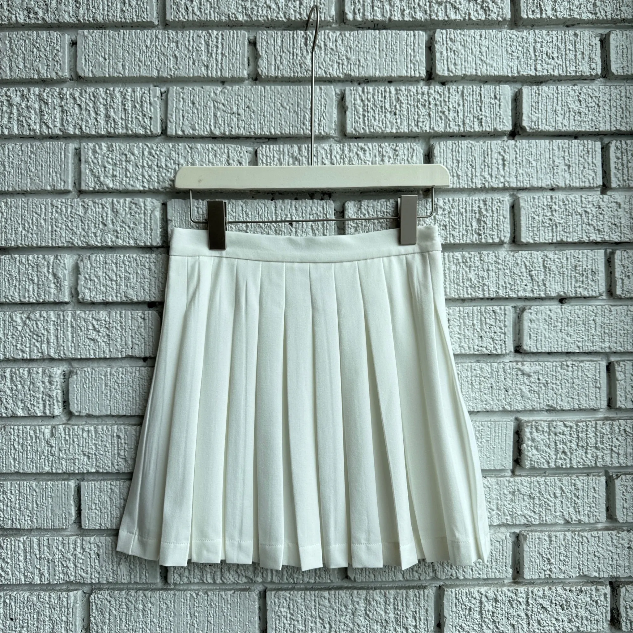 IM YOURS Pleated Skirt Easy Motion Layered Look