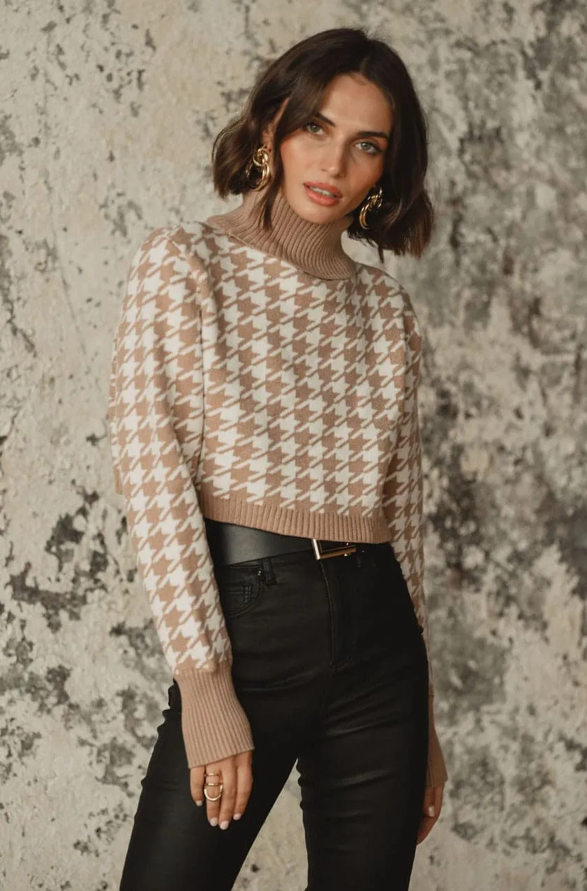 NonIrritating Seams Jamie Beige Houndstooth Sweater