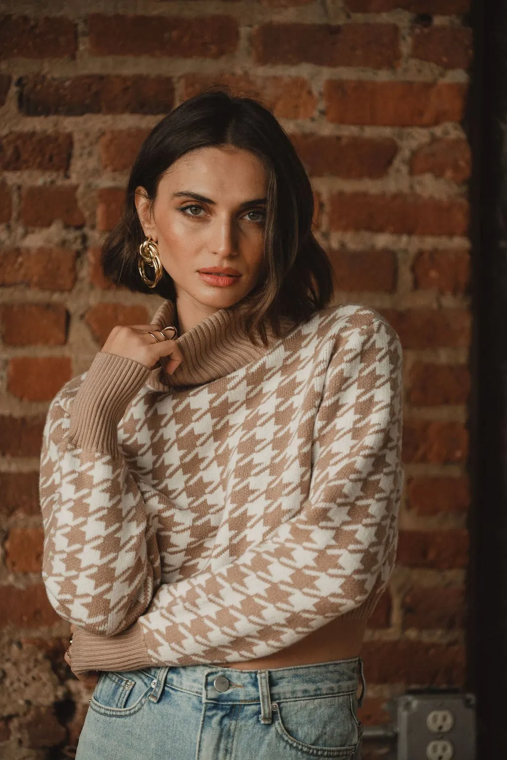 Wind Resistant Fabric Jamie Beige Houndstooth Sweater