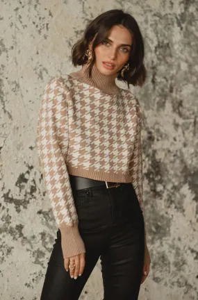 NonIrritating Seams Jamie Beige Houndstooth Sweater