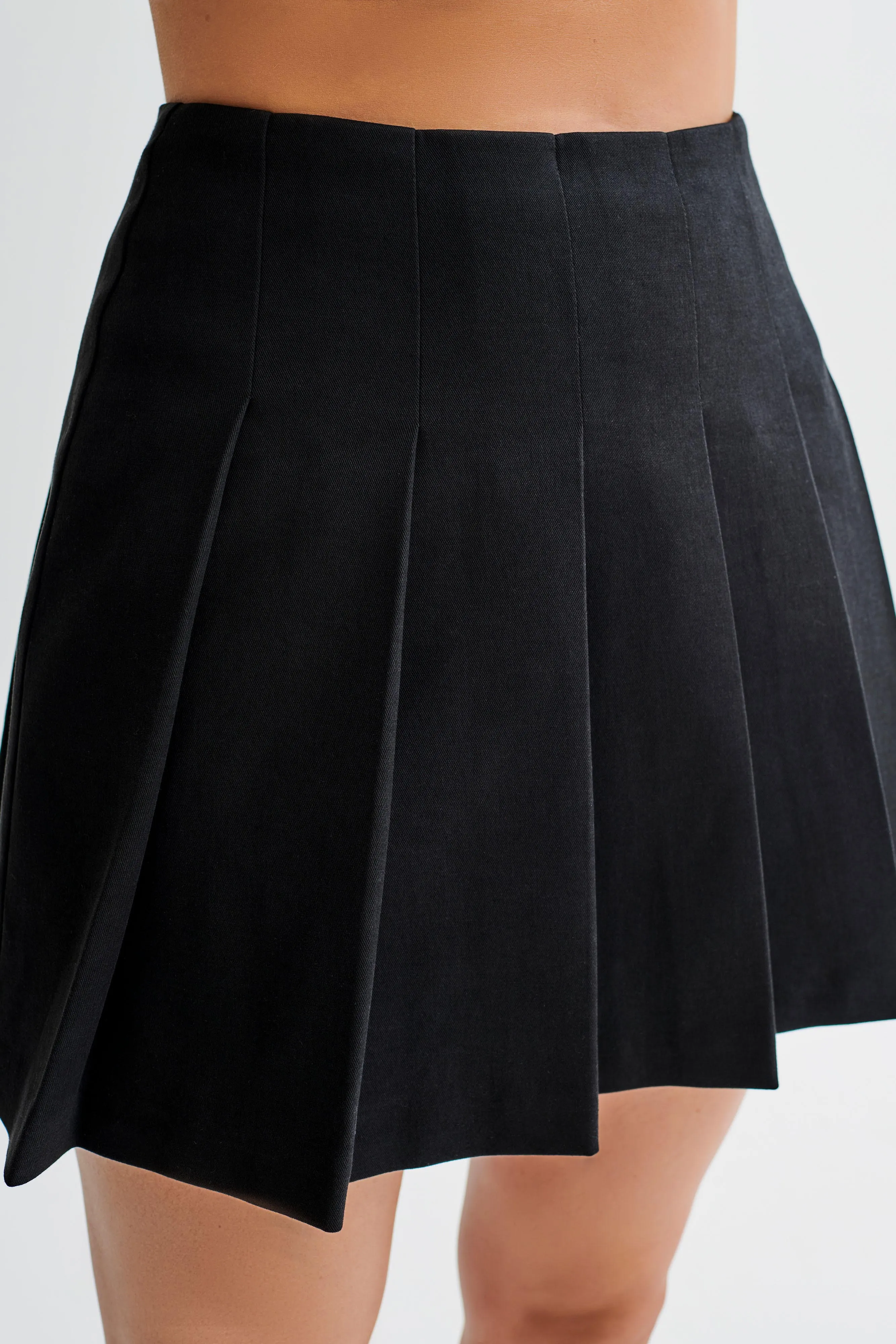 Quick Change Julianna Cotton Pleated Mini Skirt - Black