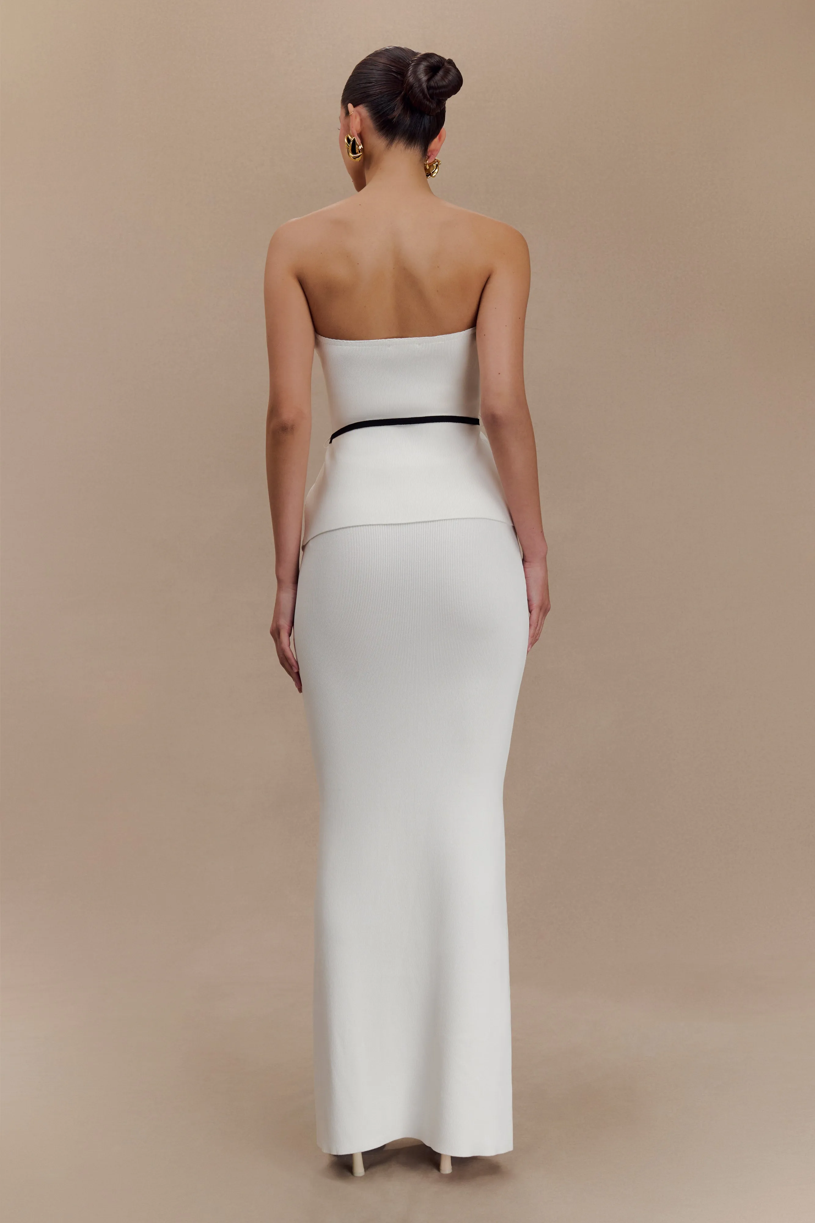 Keaton Fishtail Knit Maxi Skirt - White DoubleLayeredKnees Dynamic Motion