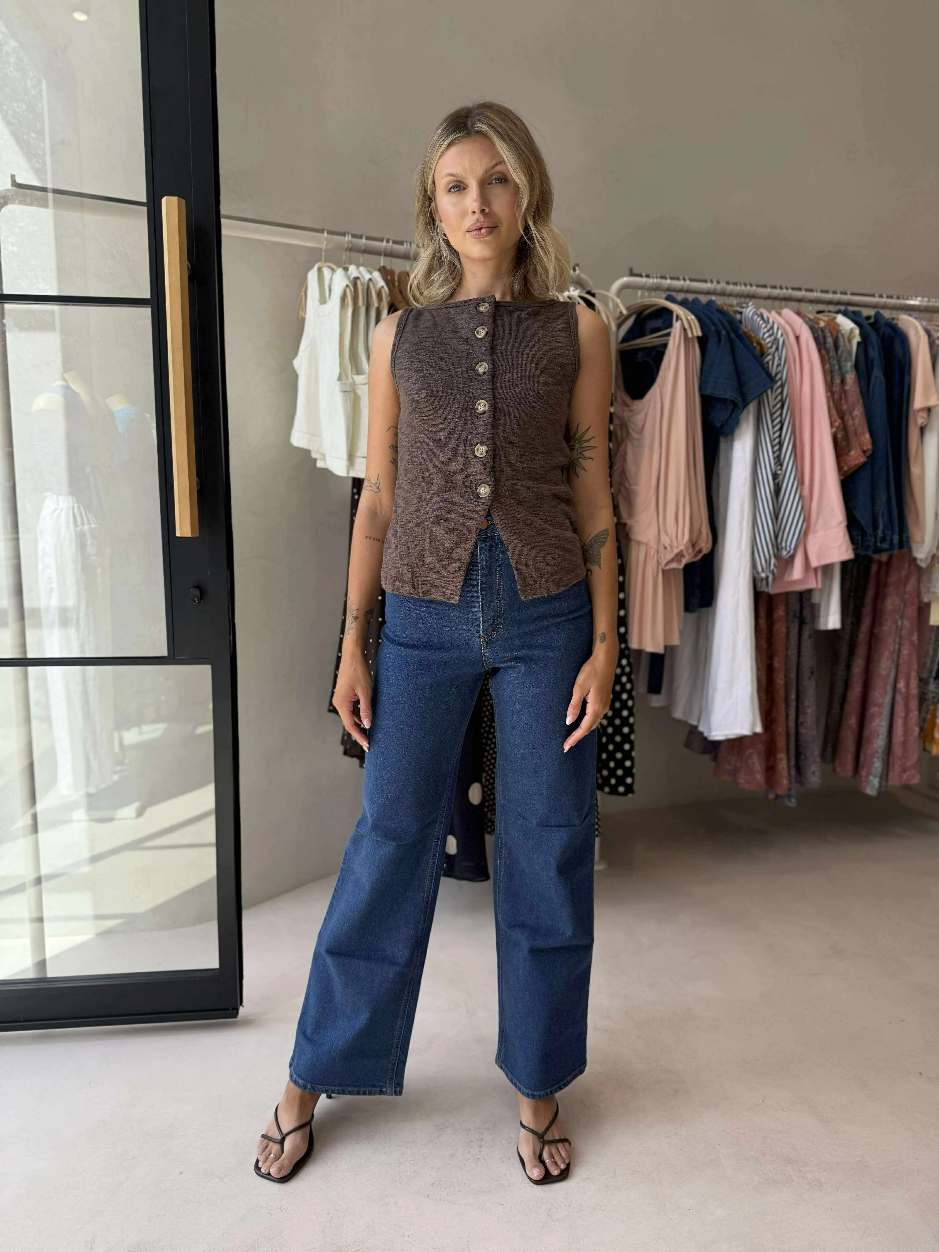 LEONIE VEST Modern Design ArticulatedElbowShaping