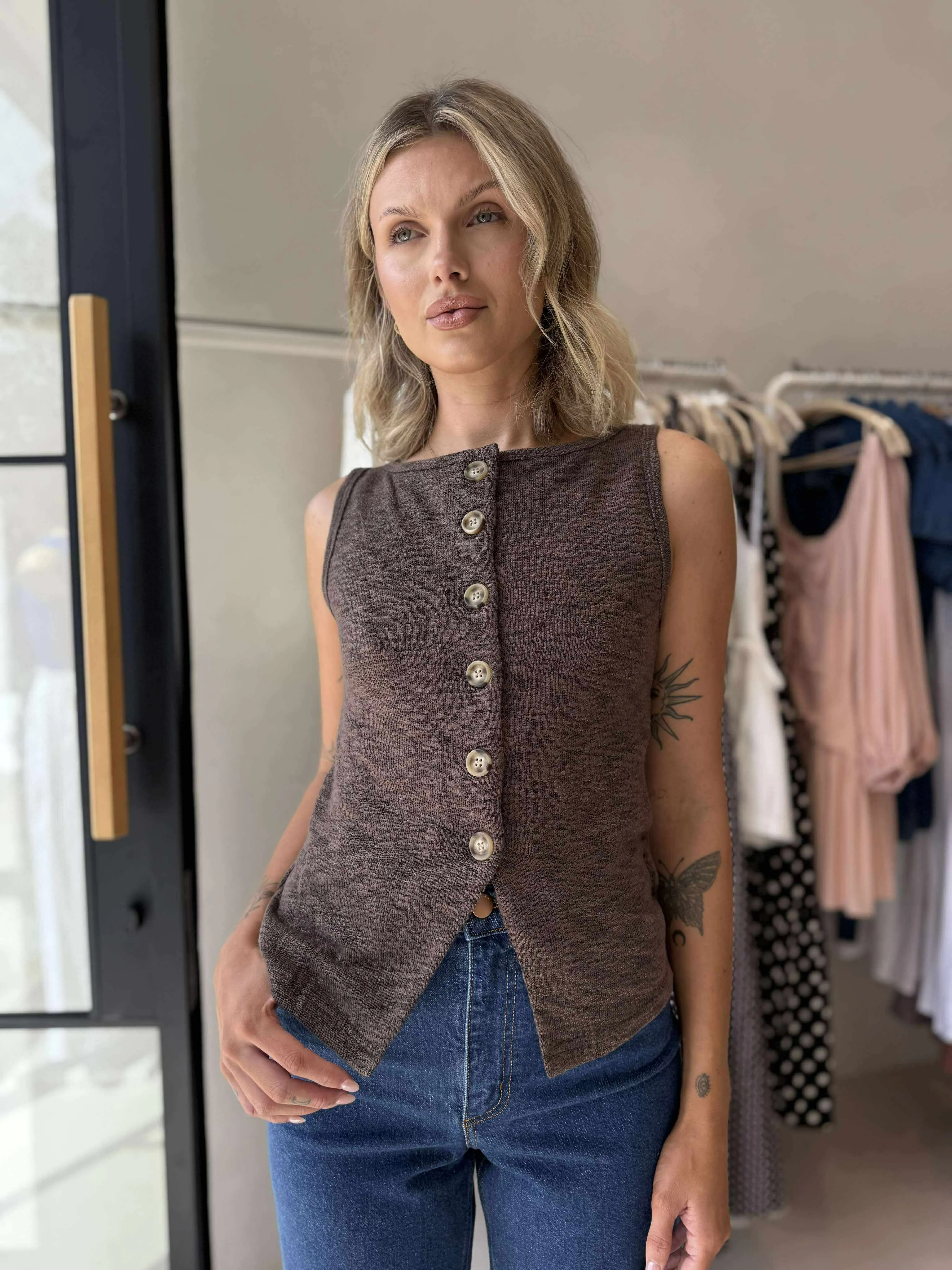 LEONIE VEST AdvancedAirflowChannels Sustainable Textile