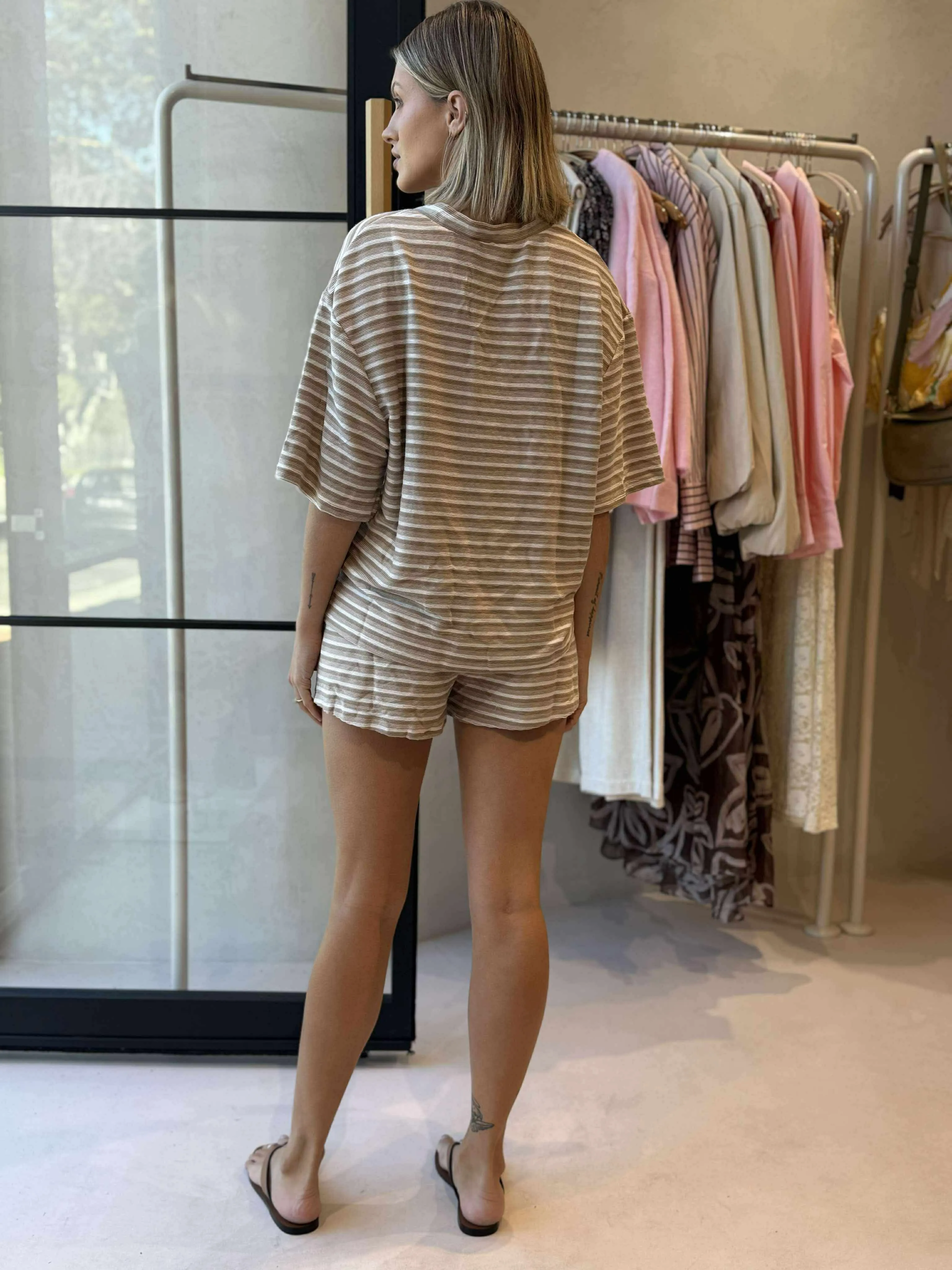 MINT SHORT & TEE SET - BEIGE Weighted Hem