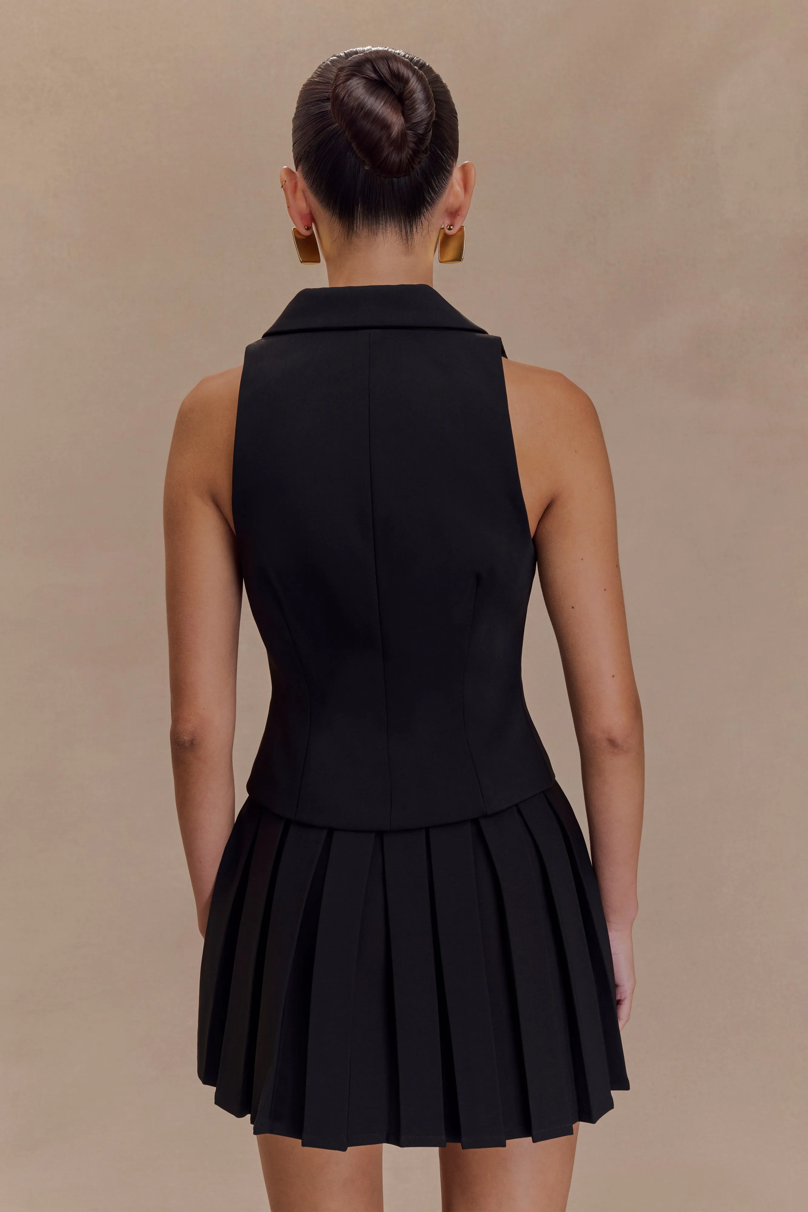 Mura Pleated Mini Skirt - Black Erasable Logo Patch