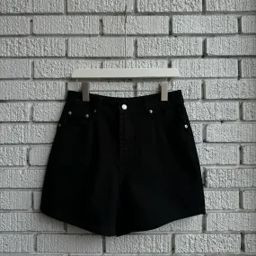ON THE GO Shorts Anti Cling Technology