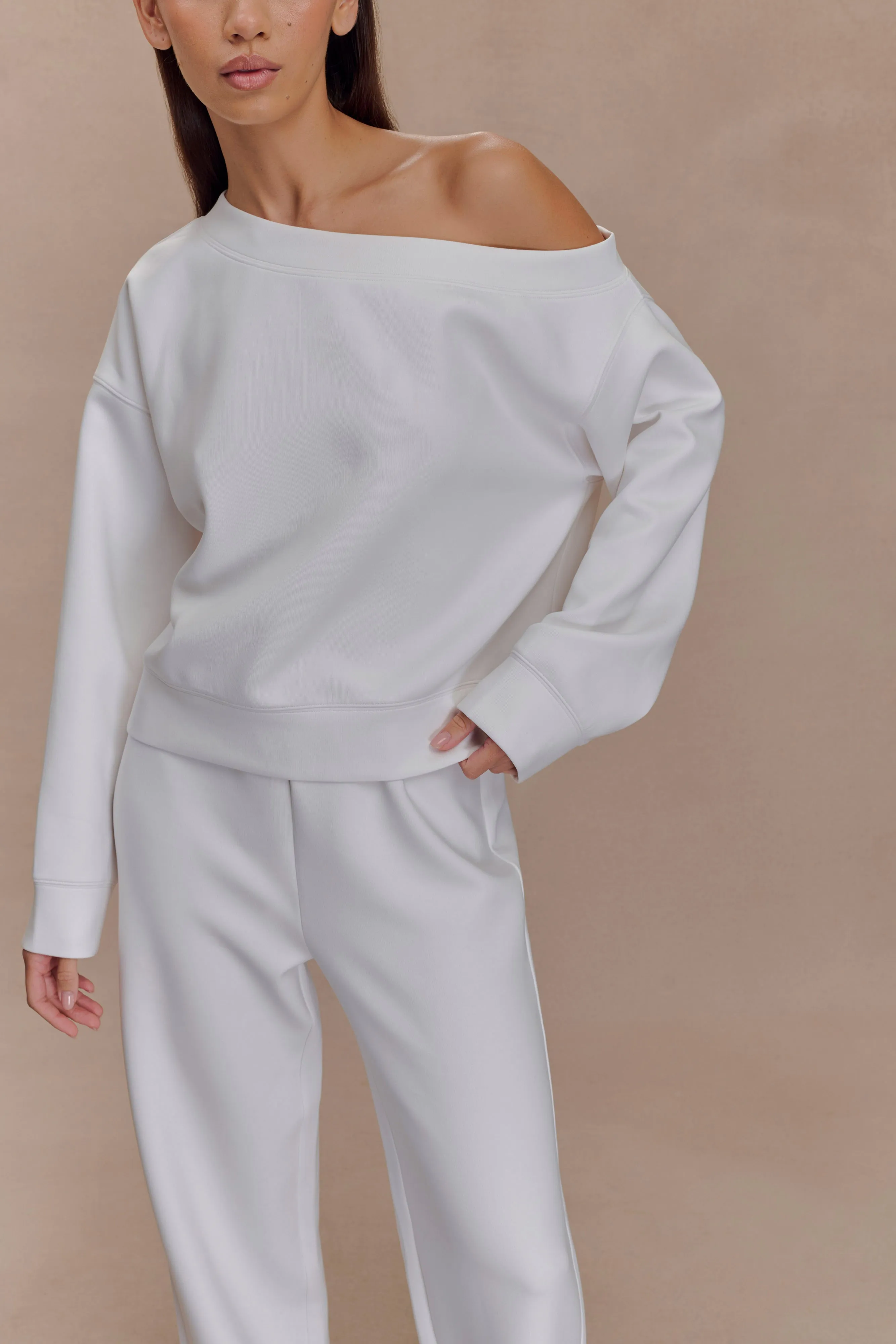 Compact Storage DoubleLayered Collar Aiden Slouchy Crew Jumper - Ivory