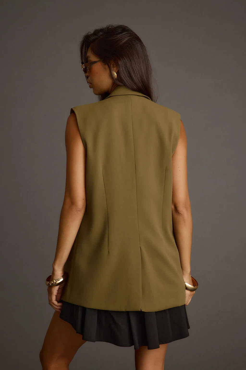 Basic Sweatshirt Marlowe Olive Sleeveless Blazer