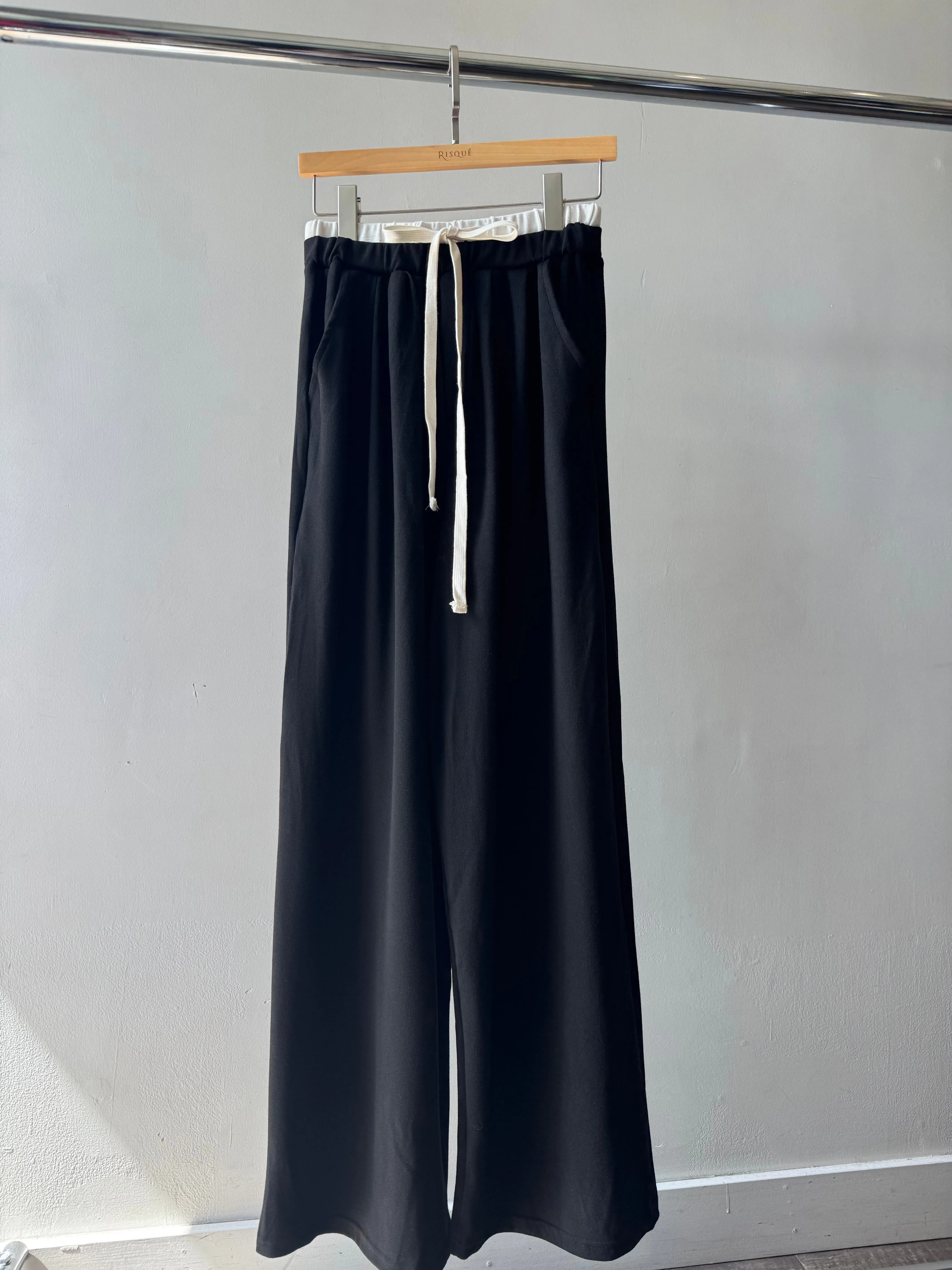 Minimalist Waist AT THE LIBRARY Pant